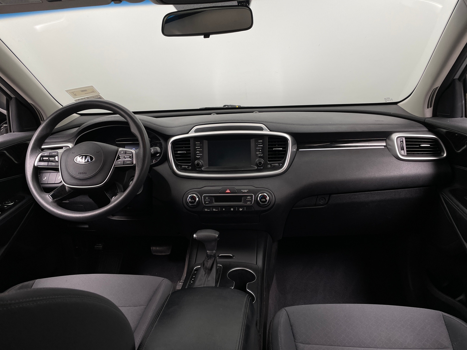 Thumbnail: 2019 Kia Sorento - 3