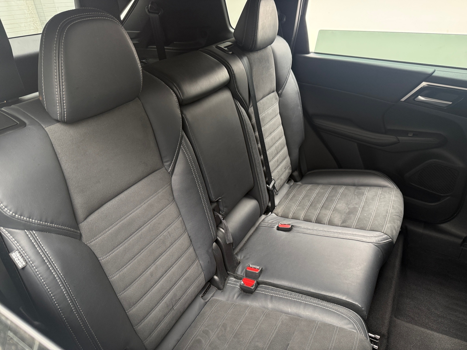 Thumbnail: 2022 Mitsubishi Outlander - 5