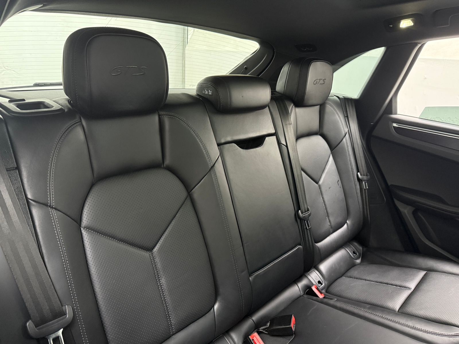 Thumbnail: 2021 Porsche Macan - 5