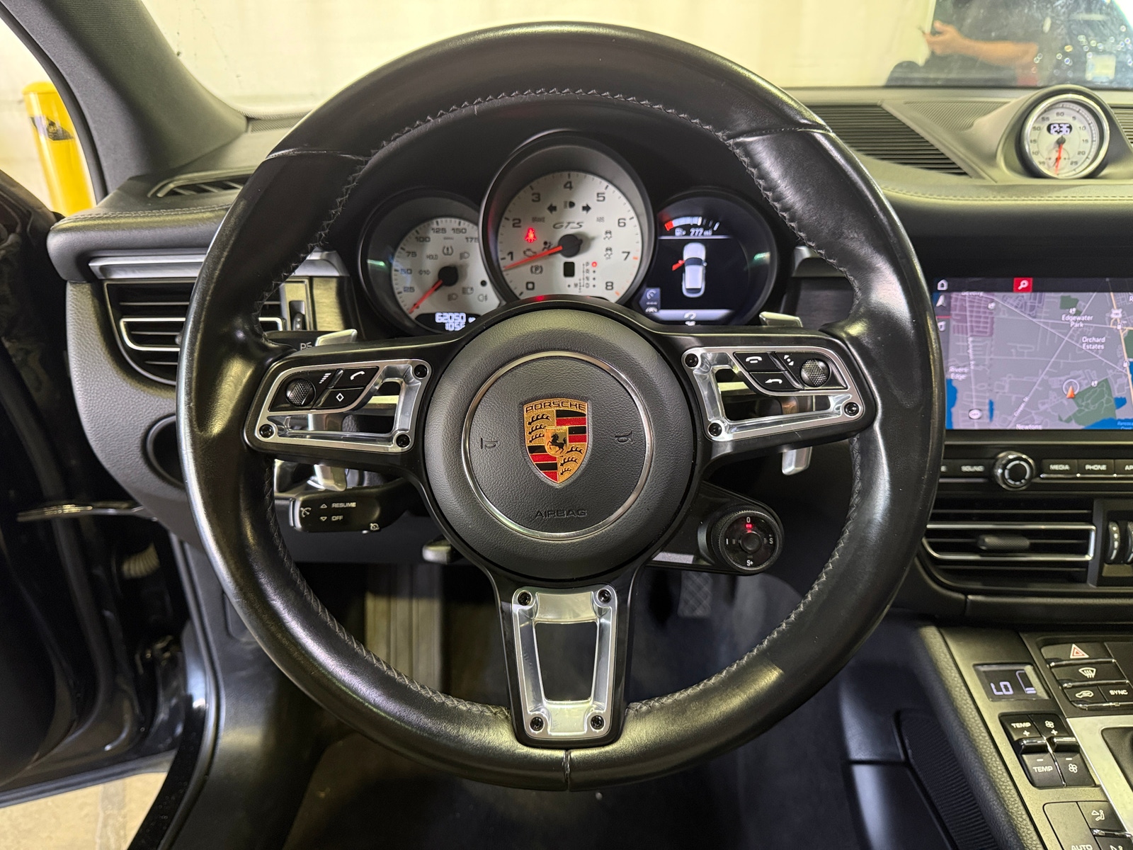 Thumbnail: 2021 Porsche Macan - 4