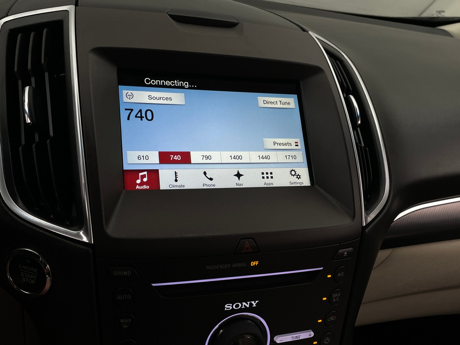 Thumbnail: 2016 Ford Edge - 3