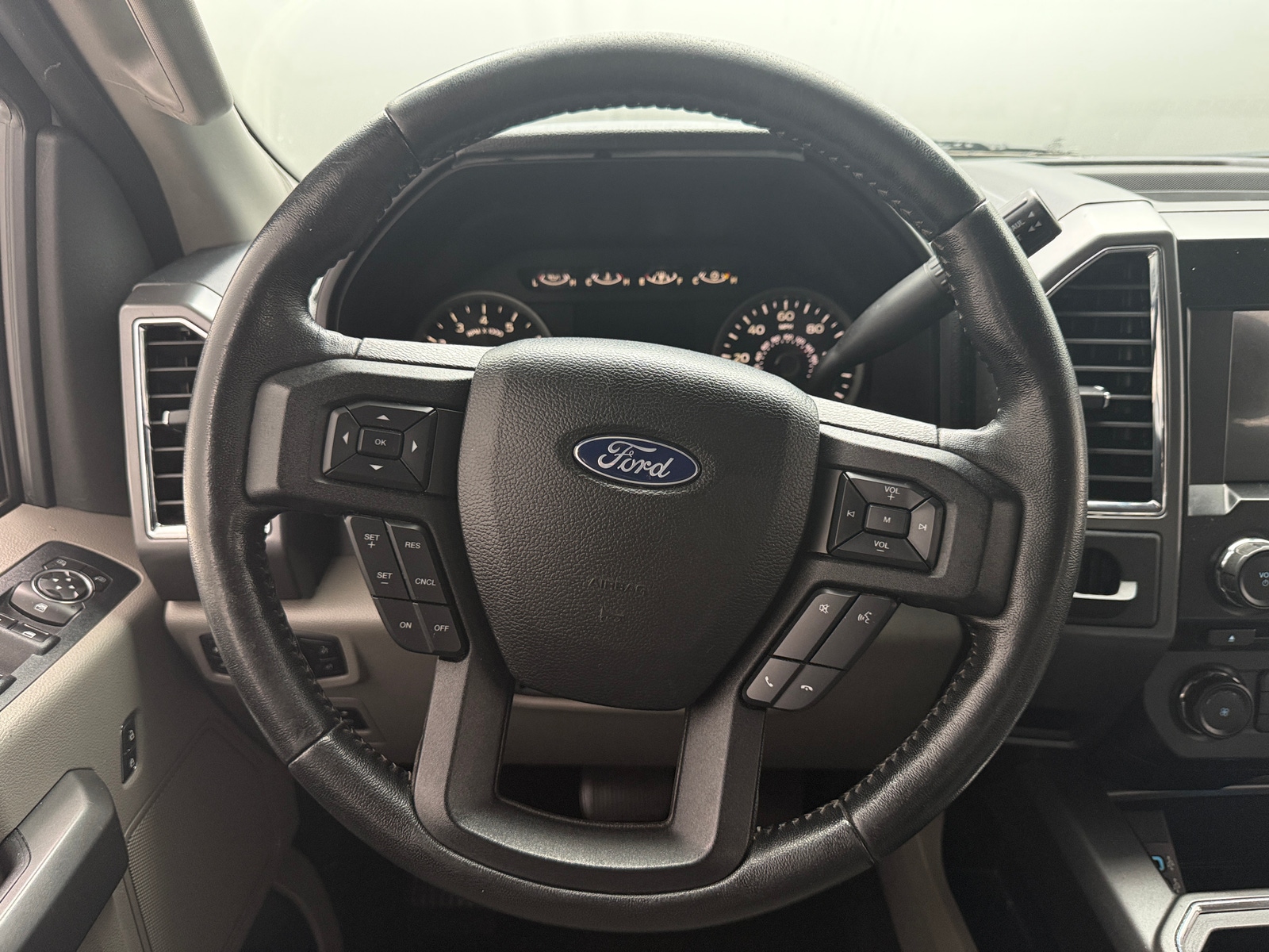 Thumbnail: 2017 Ford Econoline - 5