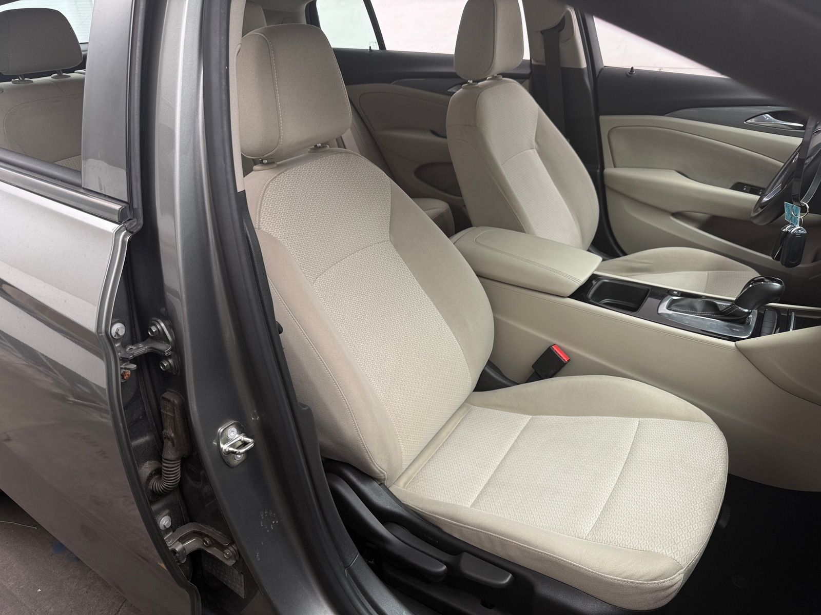Thumbnail: 2018 Buick Regal - 2