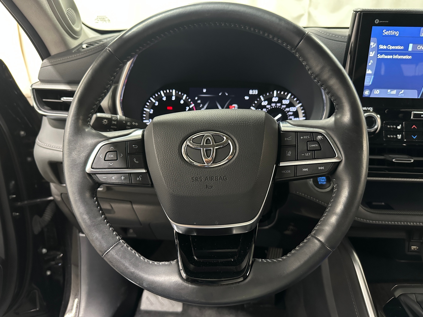 Thumbnail: 2021 Toyota Highlander - 4