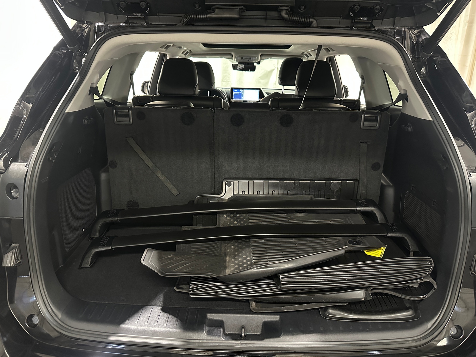 Thumbnail: 2021 Toyota Highlander - 6