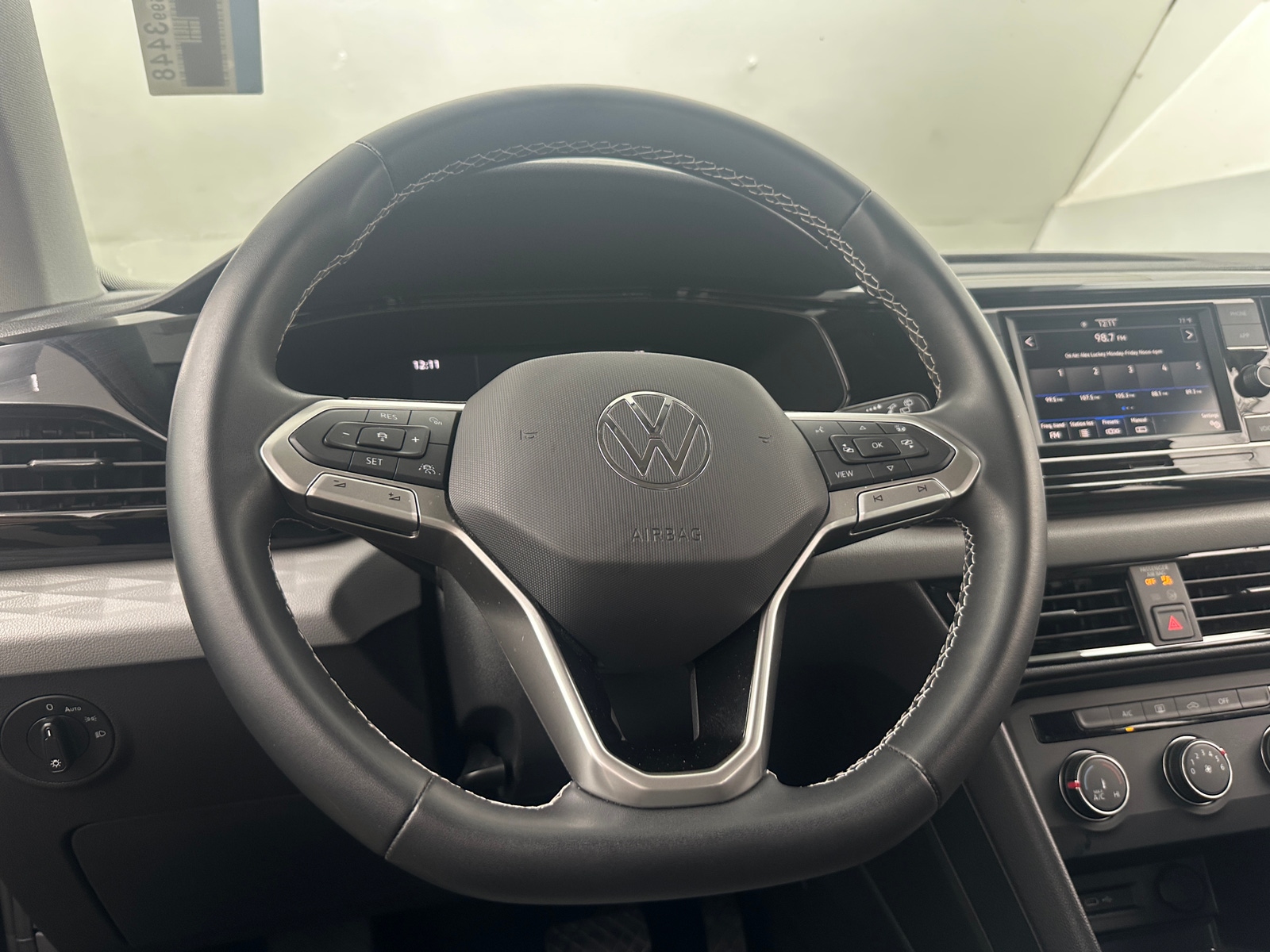 Thumbnail: 2022 Volkswagen Taos - 5