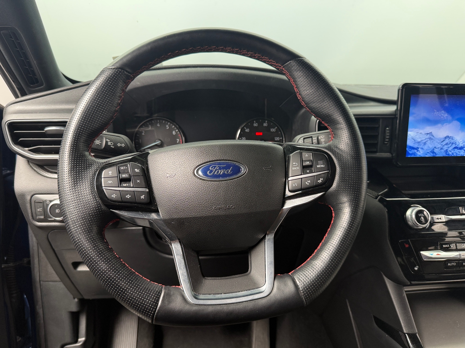 Thumbnail: 2022 Ford Explorer - 4