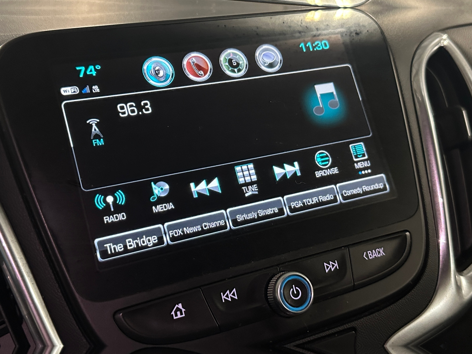 Thumbnail: 2018 Chevrolet Equinox - 3