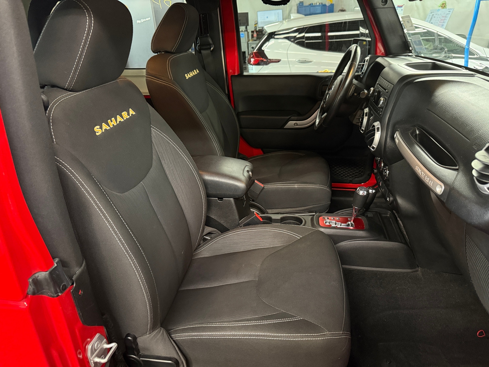 Thumbnail: 2015 Jeep Wrangler - 2