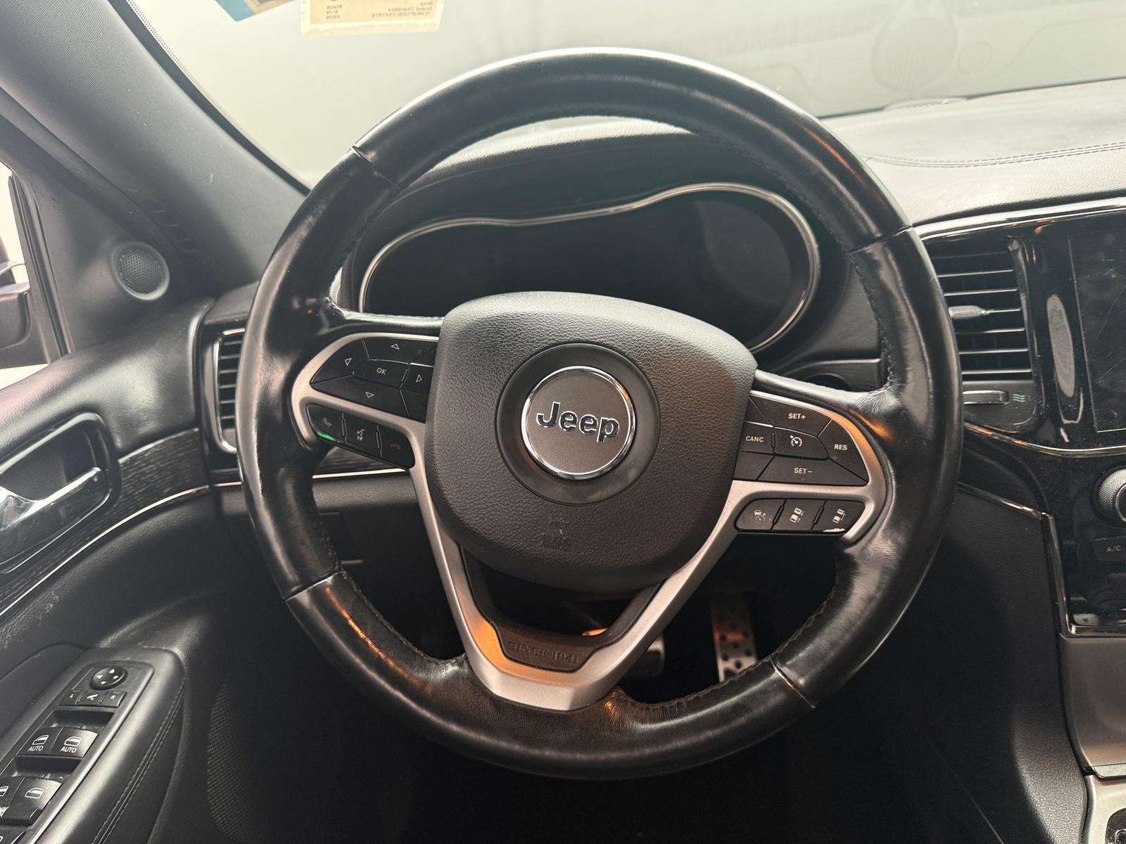 Thumbnail: 2020 Jeep Grand Cherokee - 4