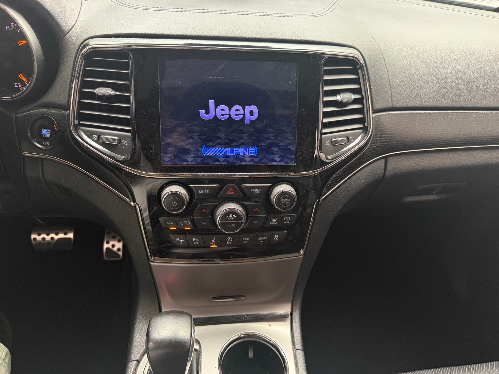 Thumbnail: 2020 Jeep Grand Cherokee - 3