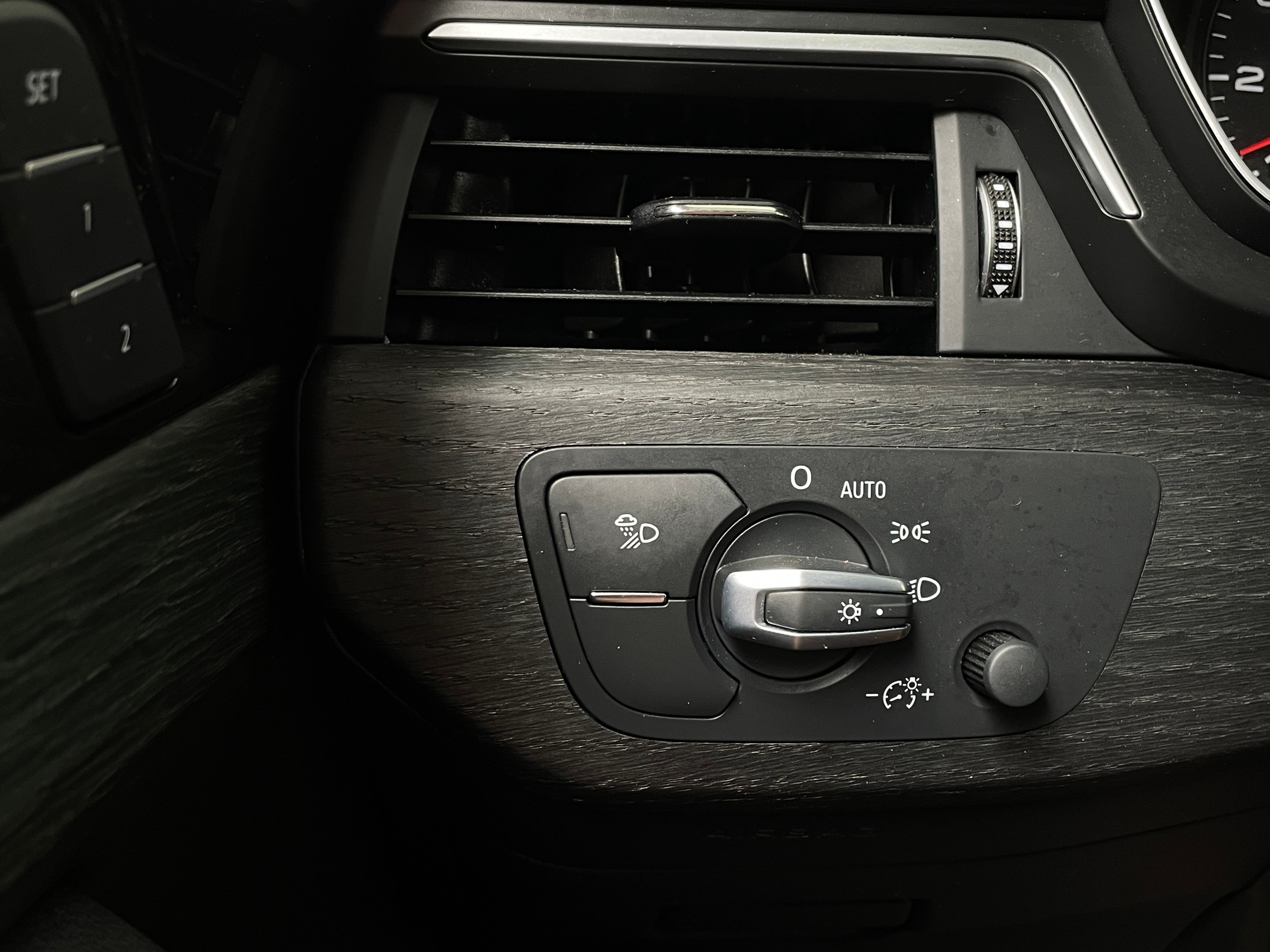 2022 Audi A4 Premium - Photo 11