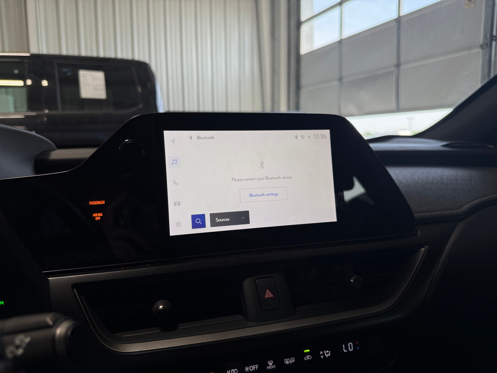 Thumbnail: 2024 Lexus UX - 3
