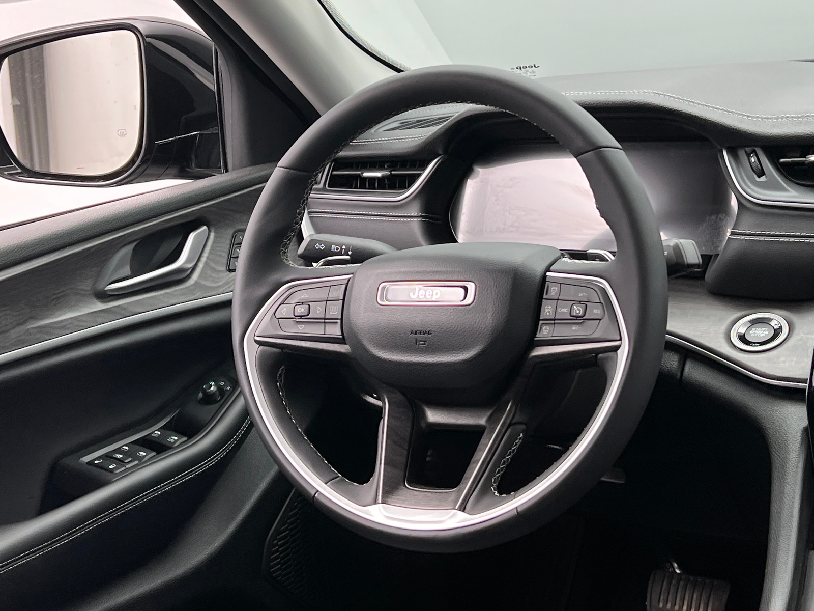 Thumbnail: 2023 Jeep Grand Cherokee L - 4