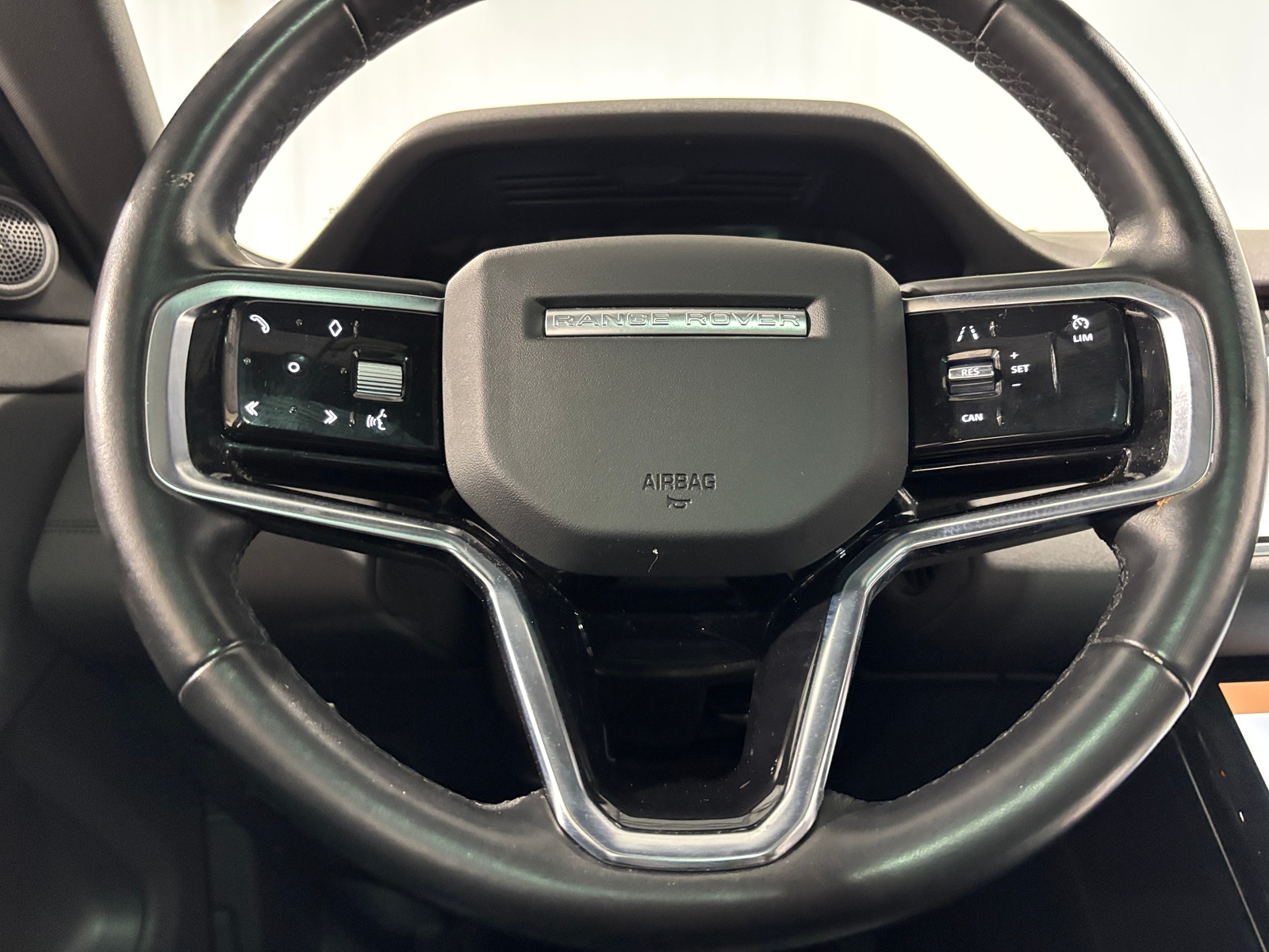 Thumbnail: 2021 Land Rover Range Rover Evoque - 4
