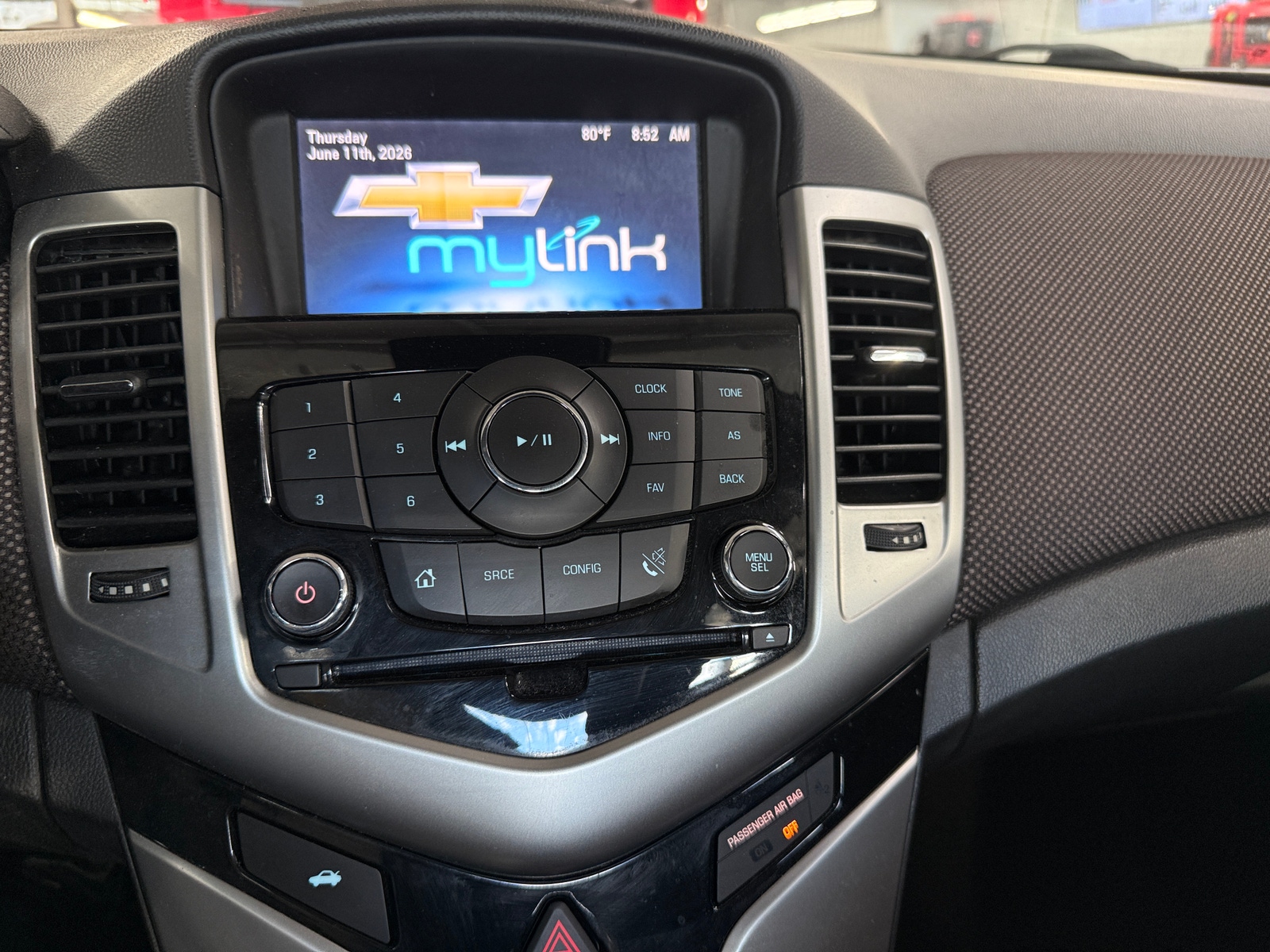 Thumbnail: 2015 Chevrolet Cruze - 4