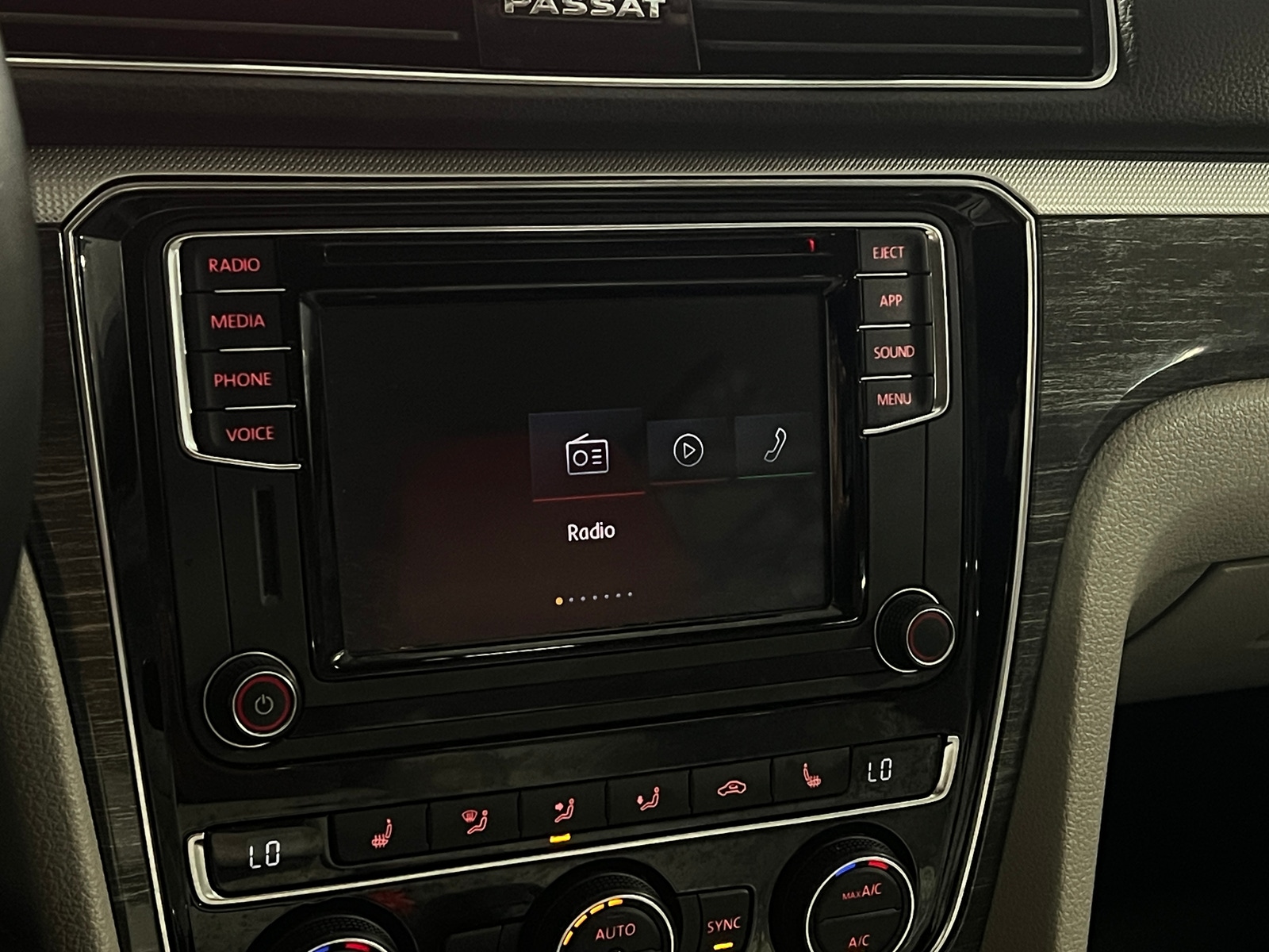 Thumbnail: 2018 Volkswagen Passat - 3
