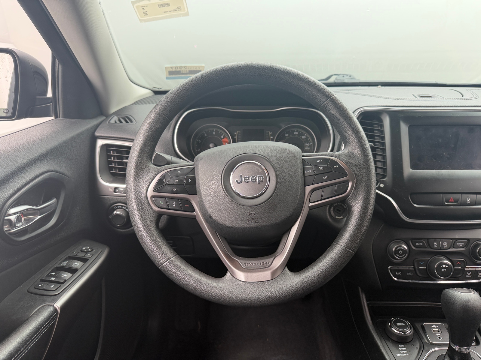 Thumbnail: 2021 Jeep Cherokee - 5