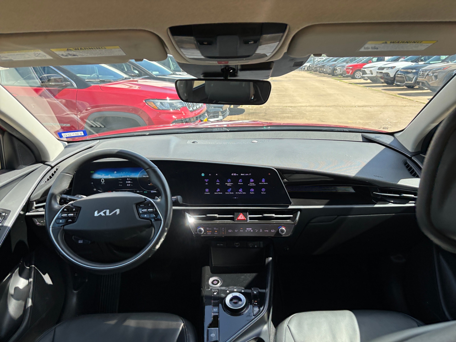 Thumbnail: 2024 Kia Niro - 3
