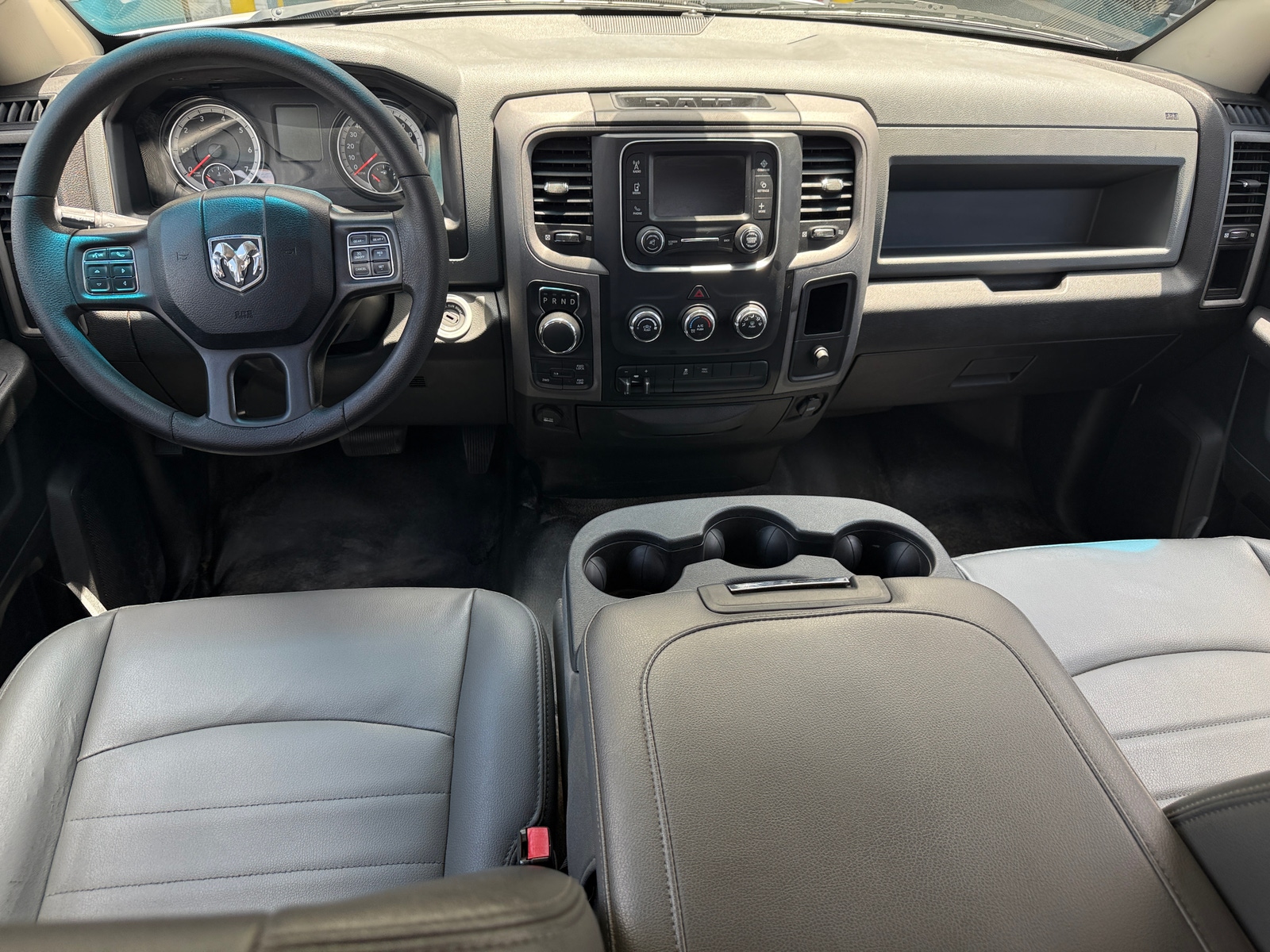 Thumbnail: 2019 RAM 1500 Classic - 3