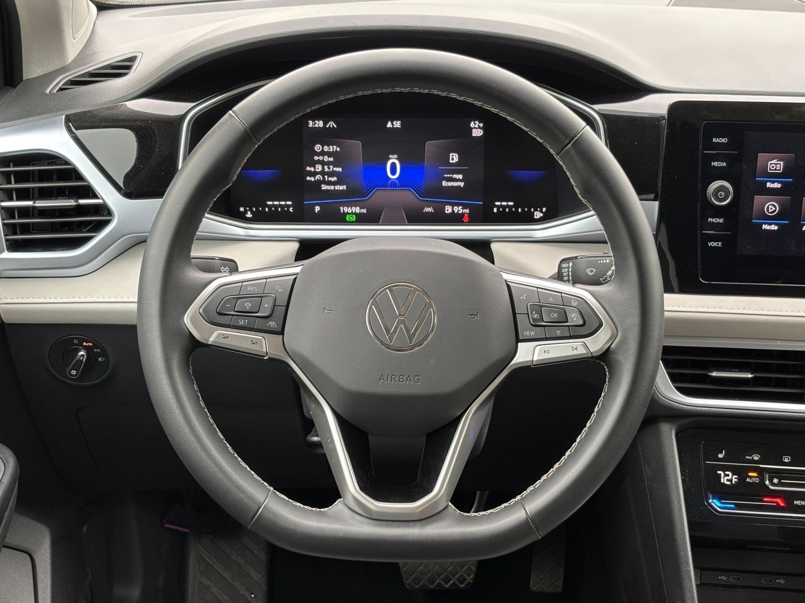 Thumbnail: 2025 Volkswagen Taos - 5