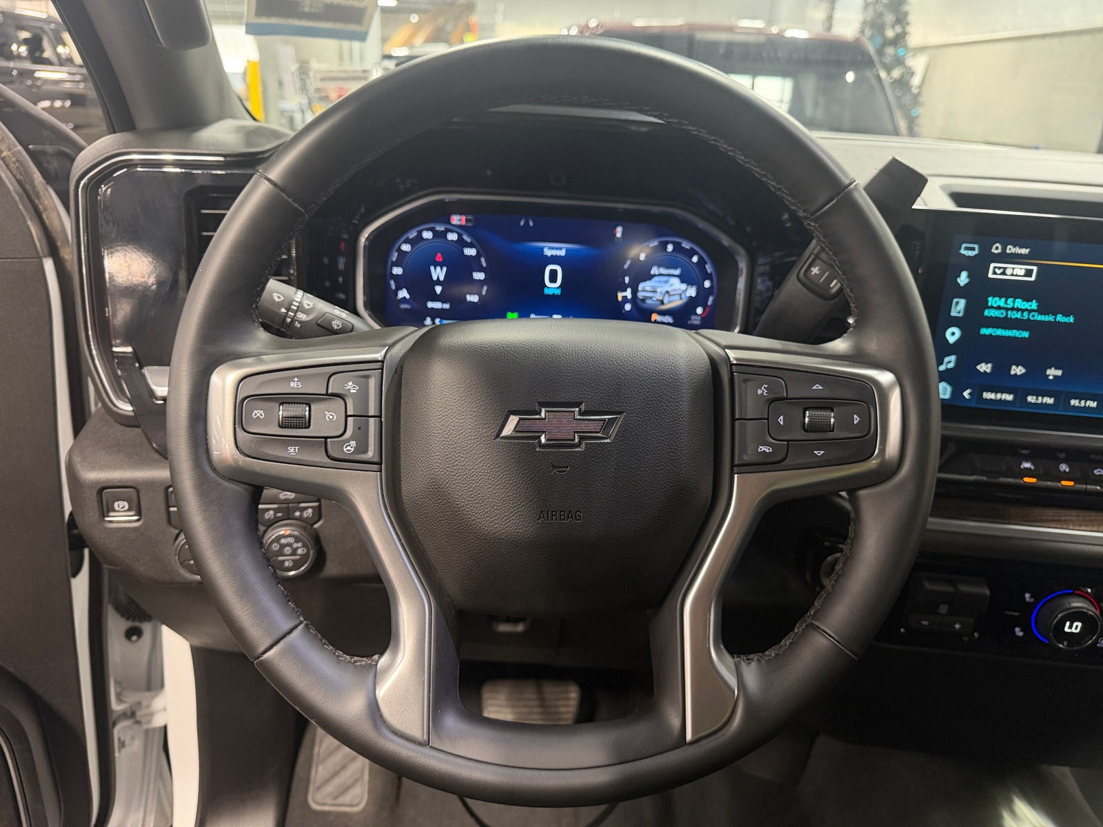 Thumbnail: 2026 Chevrolet Silverado 1500 - 5