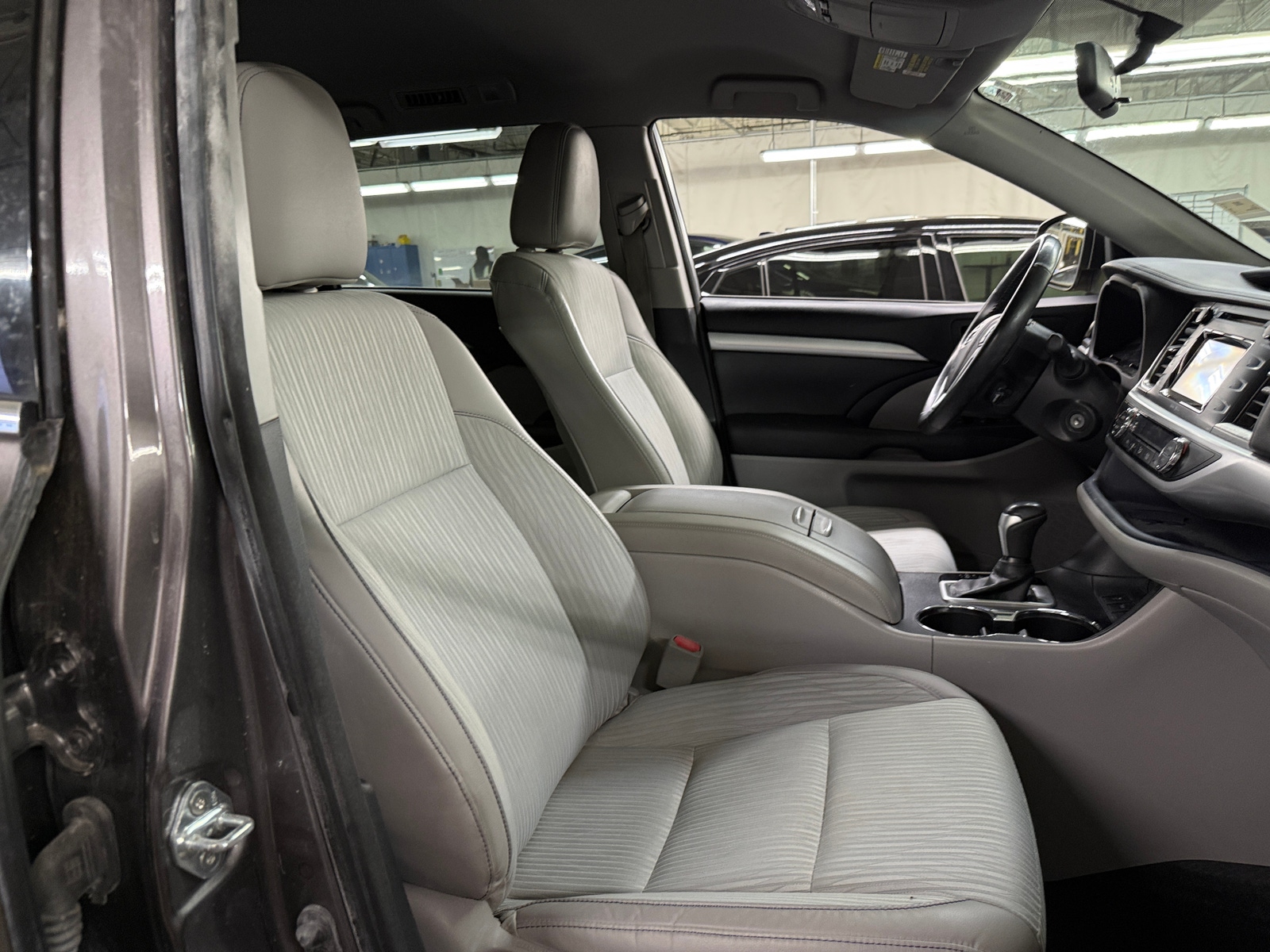 Thumbnail: 2015 Toyota Highlander - 2