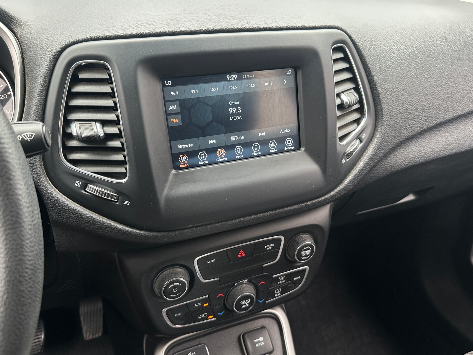 Thumbnail: 2020 Jeep Compass - 4