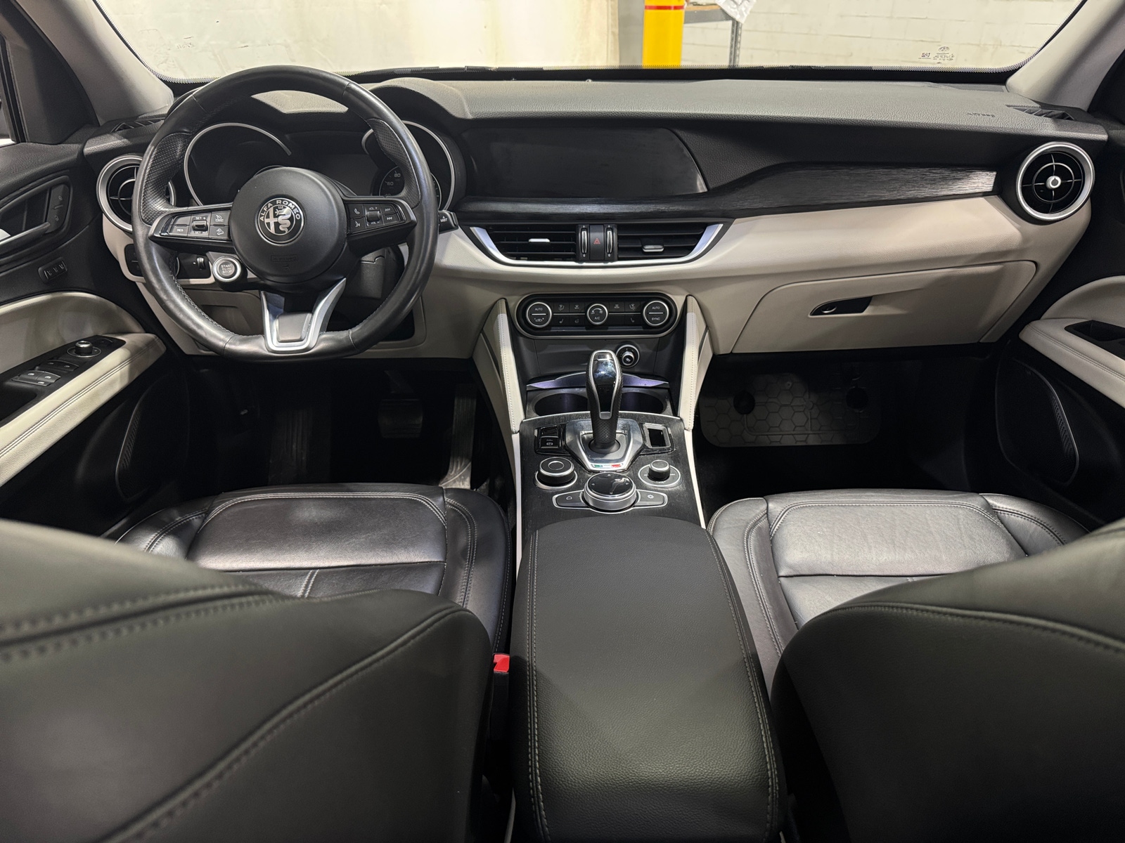 Thumbnail: 2020 Alfa Romeo Stelvio - 2