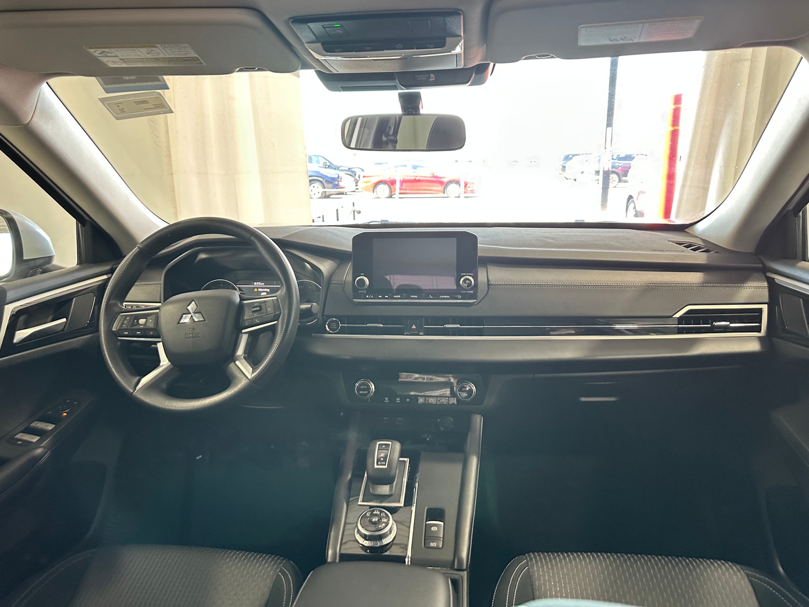 Thumbnail: 2024 Mitsubishi Outlander - 3