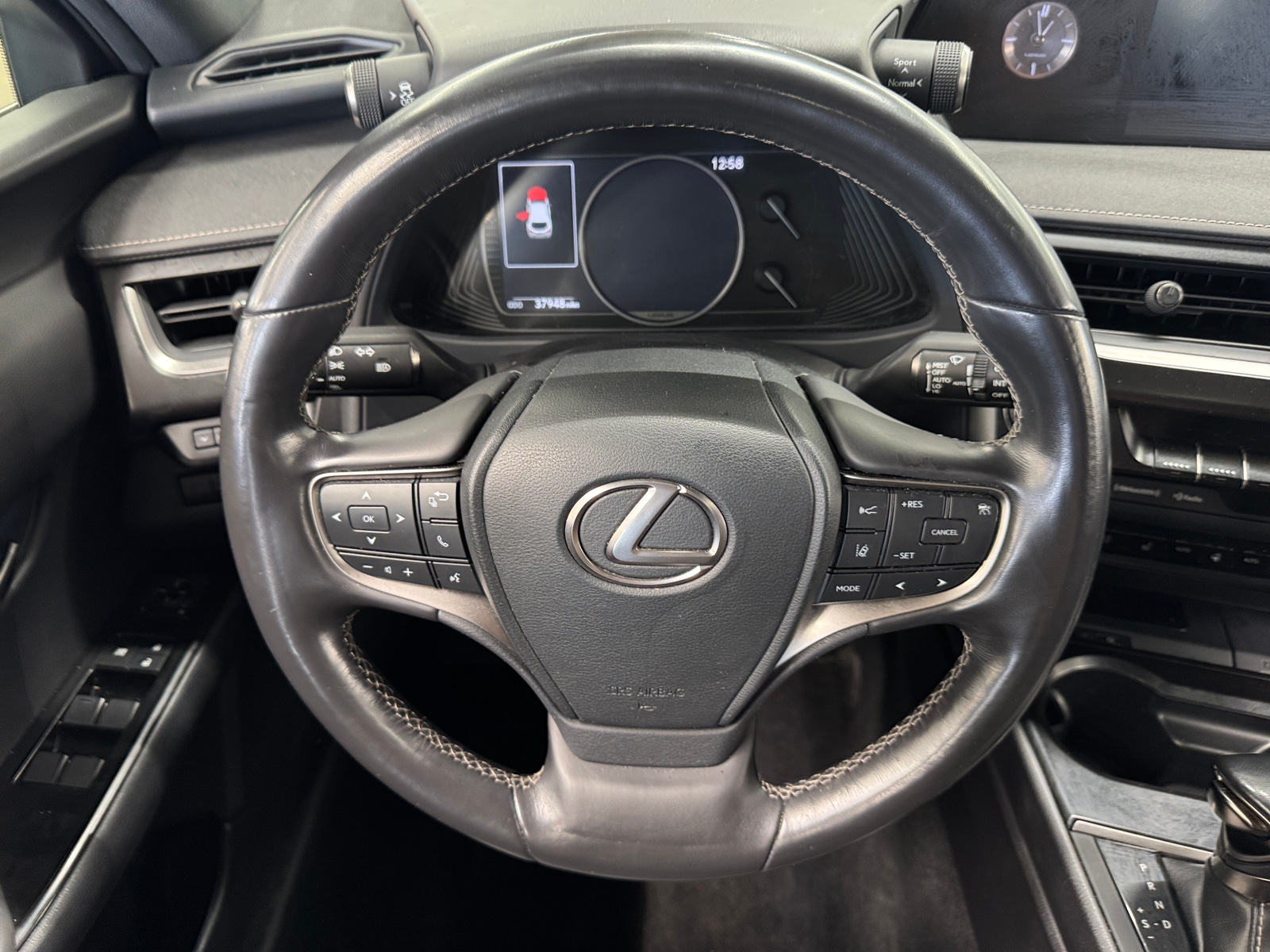 Thumbnail: 2020 Lexus UX - 4