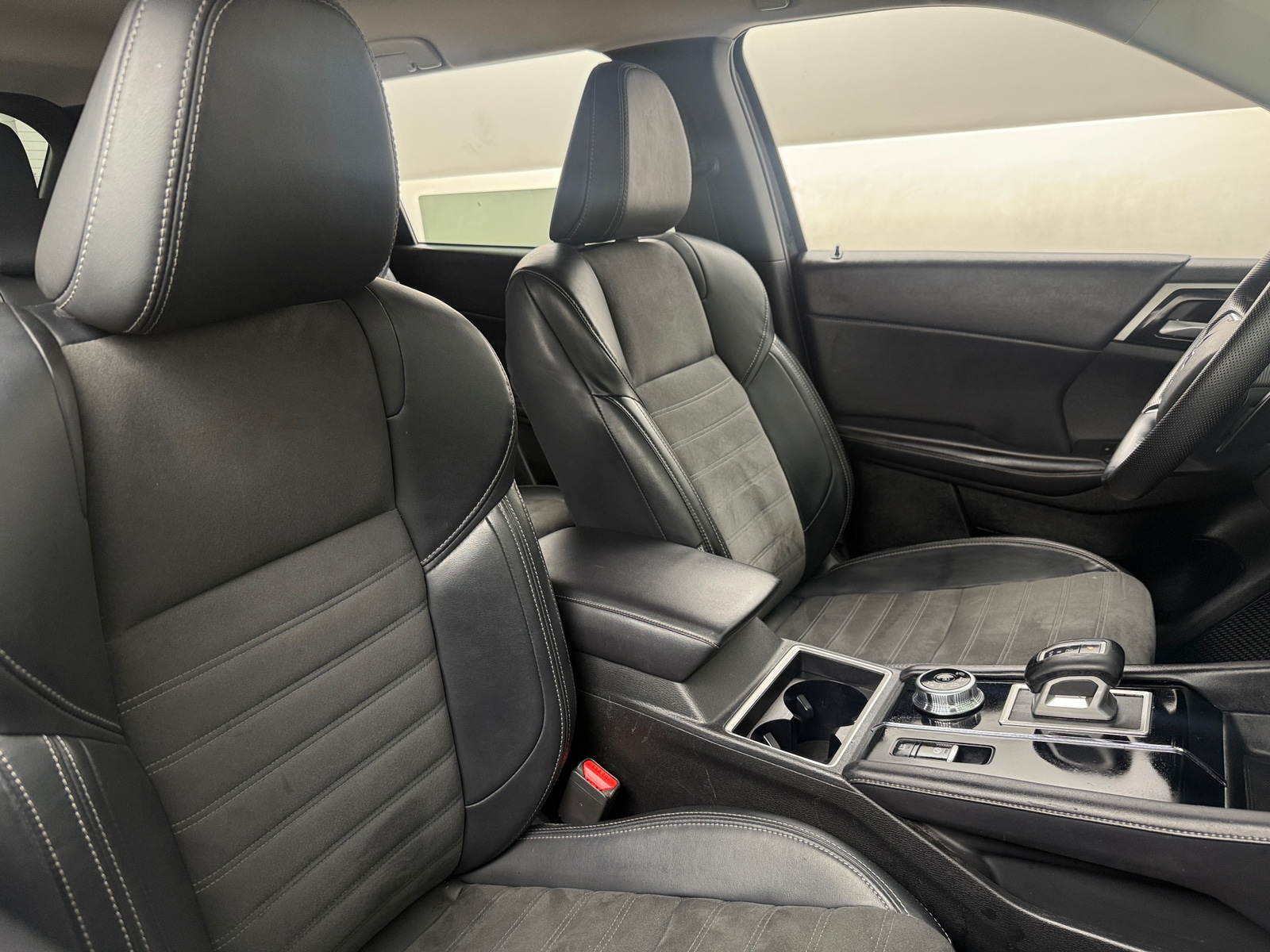 Thumbnail: 2024 Mitsubishi Outlander - 2