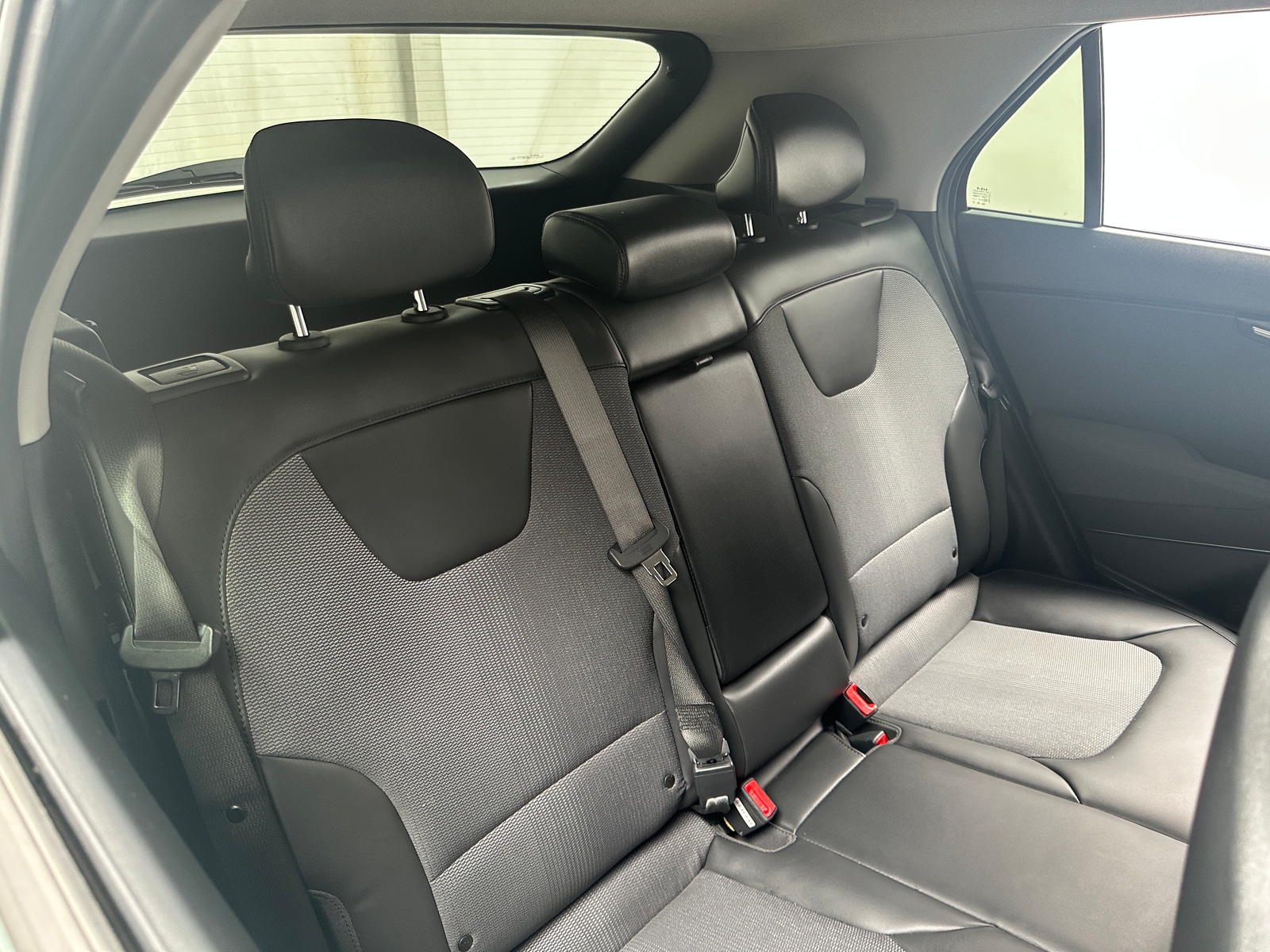 Thumbnail: 2023 Kia Niro - 6