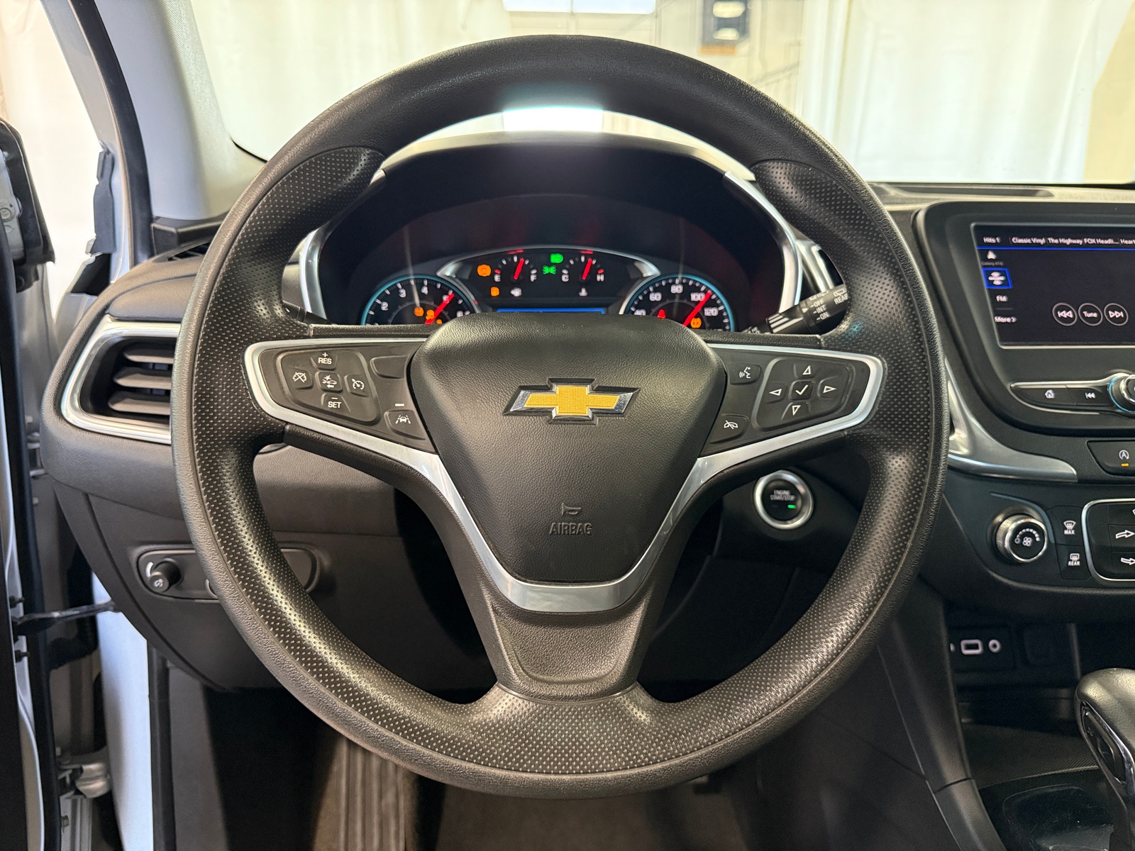 Thumbnail: 2022 Chevrolet Equinox - 5