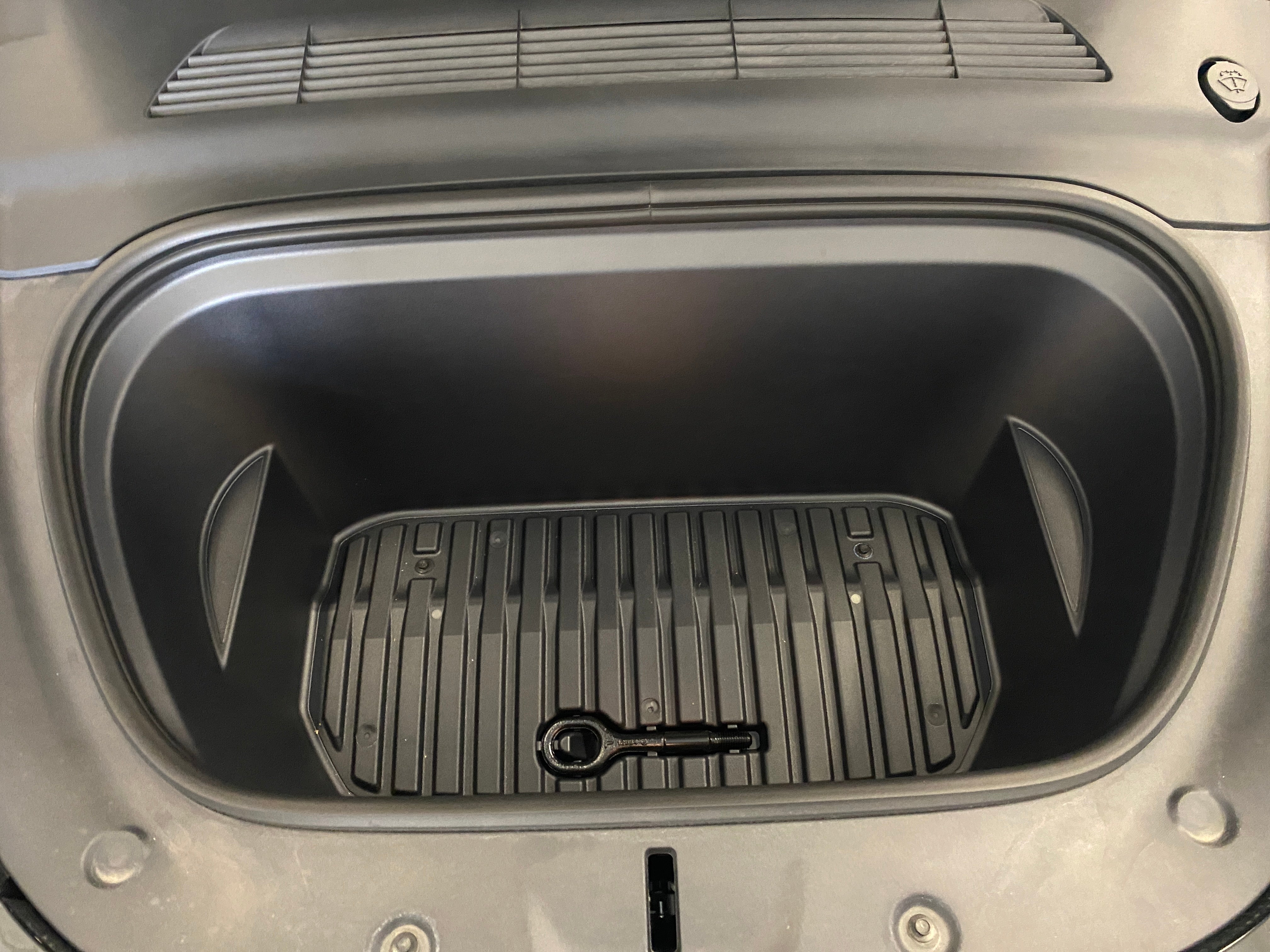Used 2025 Tesla Model Y Long Range with VIN 7SAYGDEE2SA363690 for sale in Auburn, WA