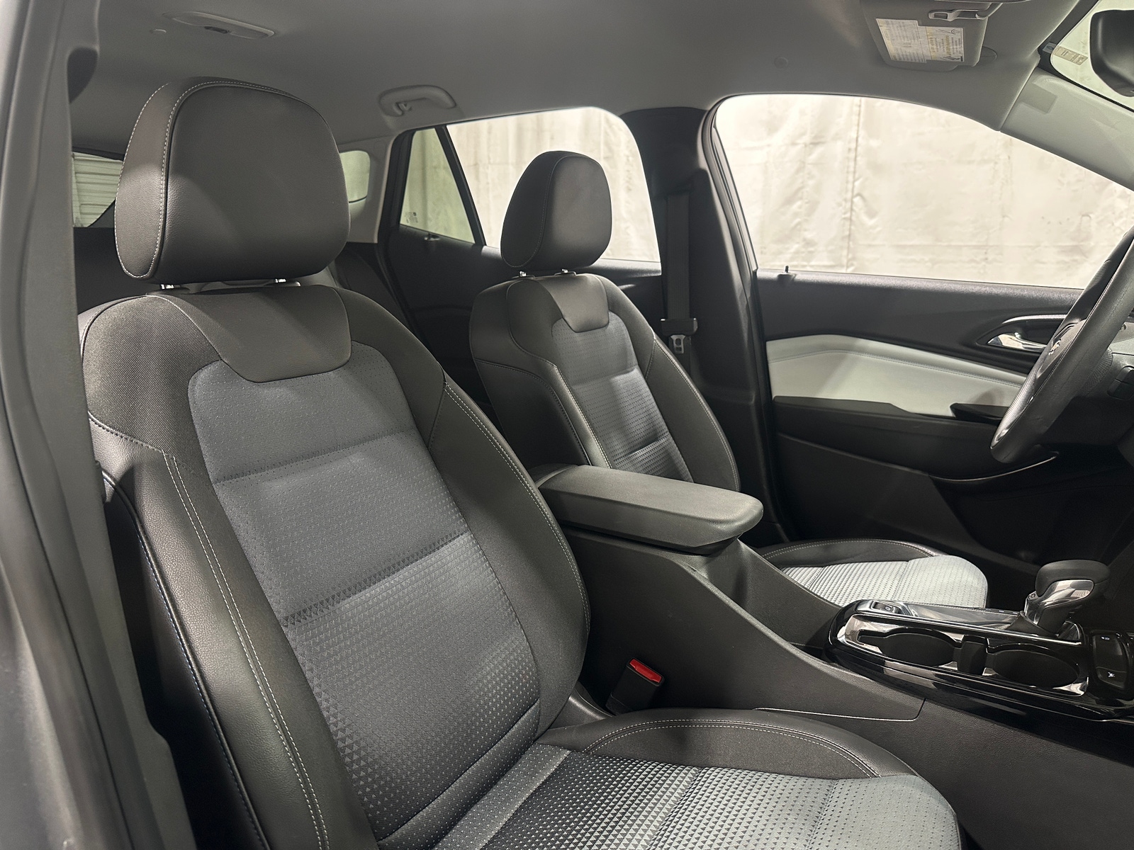 Thumbnail: 2025 Chevrolet Trax - 2