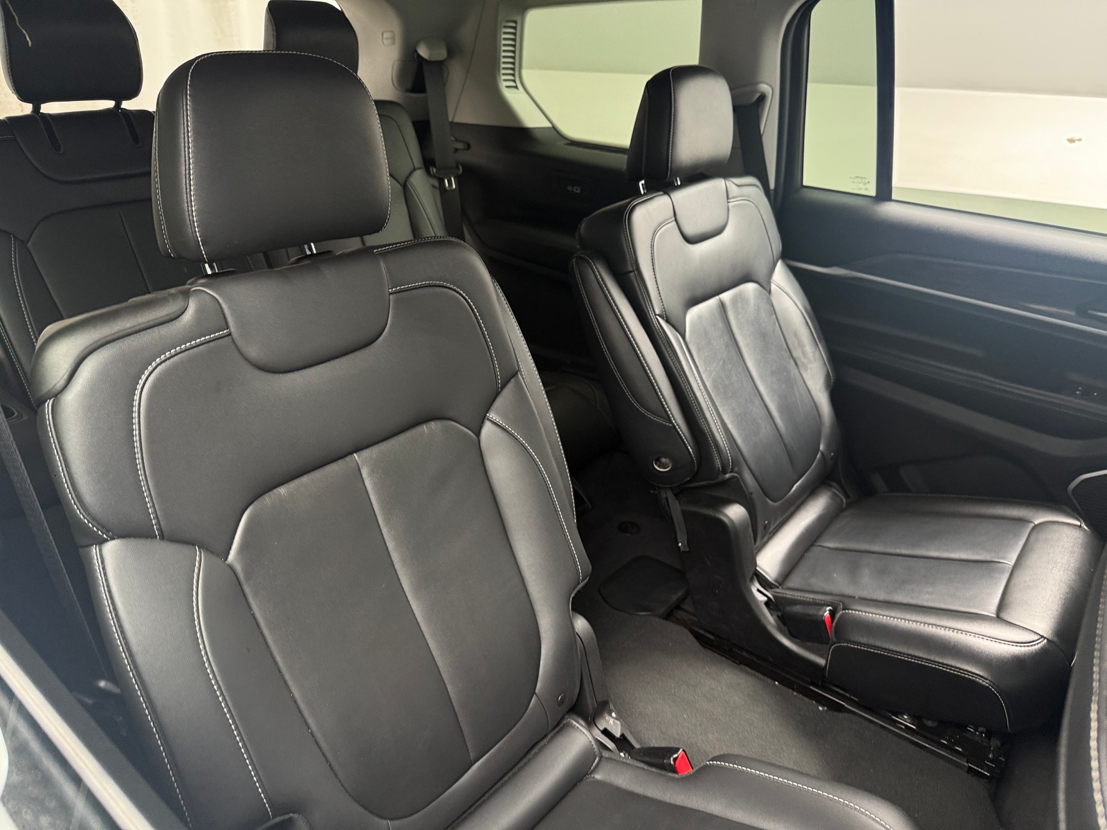 Thumbnail: 2022 Jeep Grand Cherokee L - 5