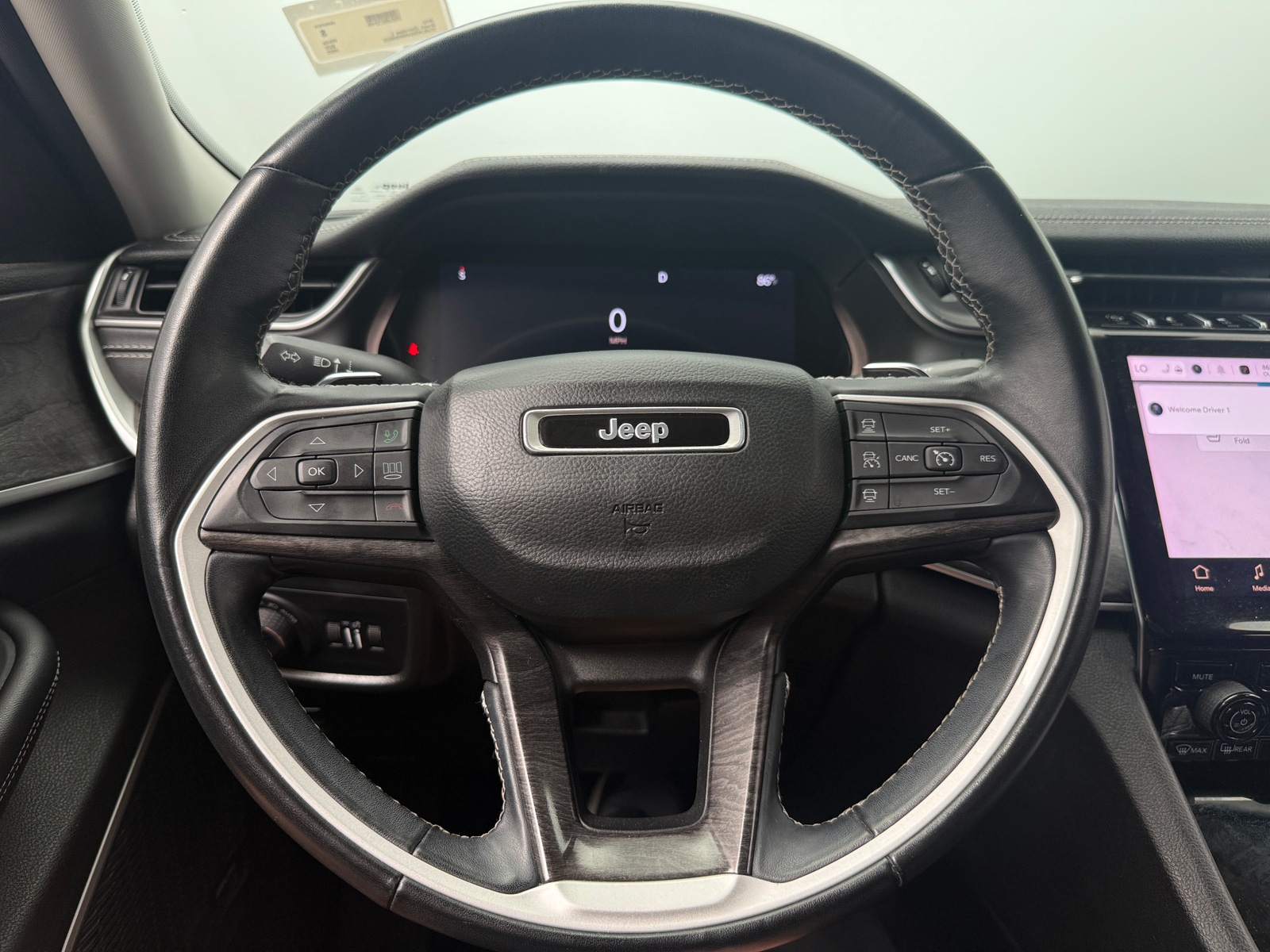 Thumbnail: 2022 Jeep Grand Cherokee L - 4
