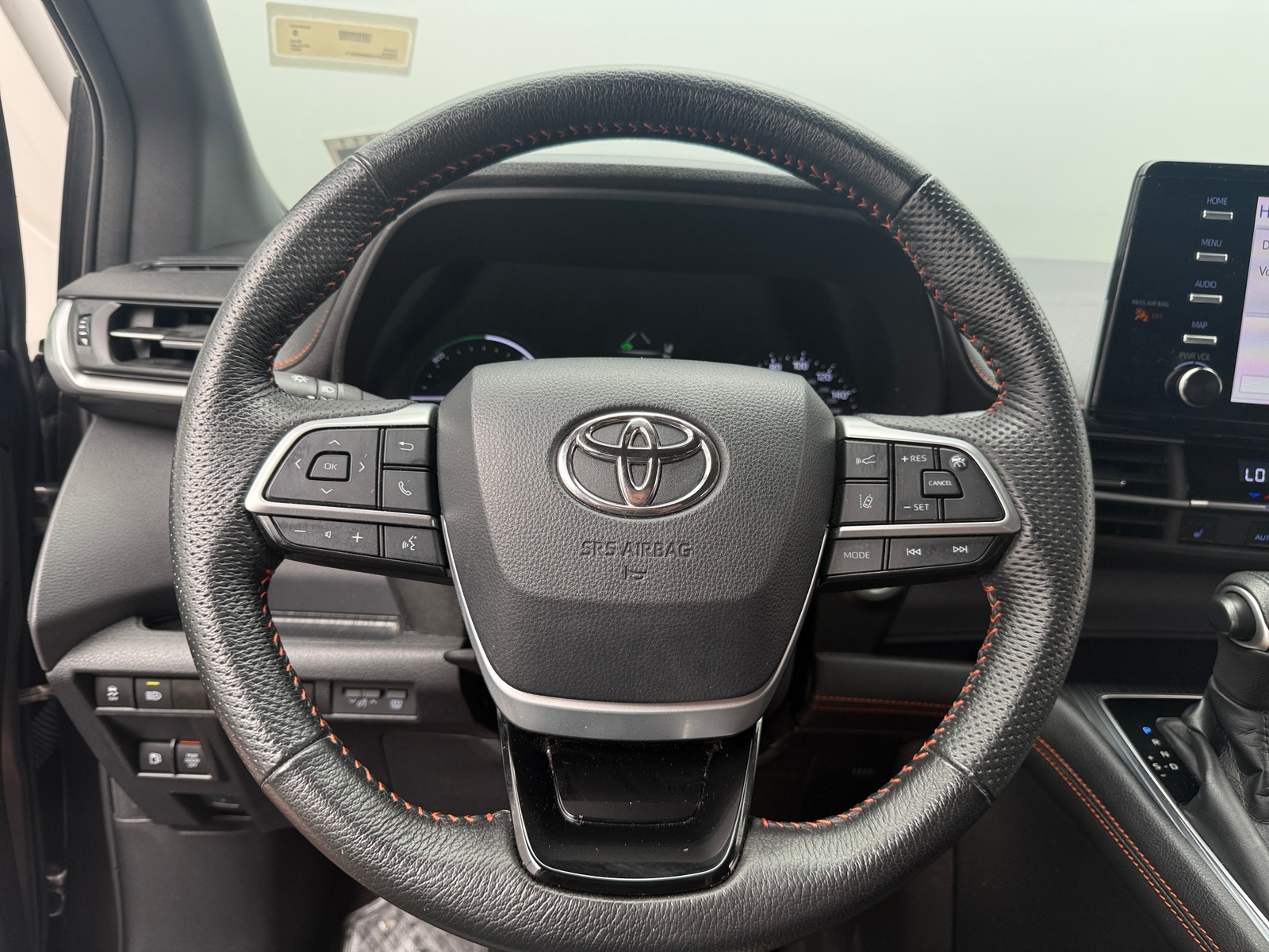 Thumbnail: 2022 Toyota Sienna - 4