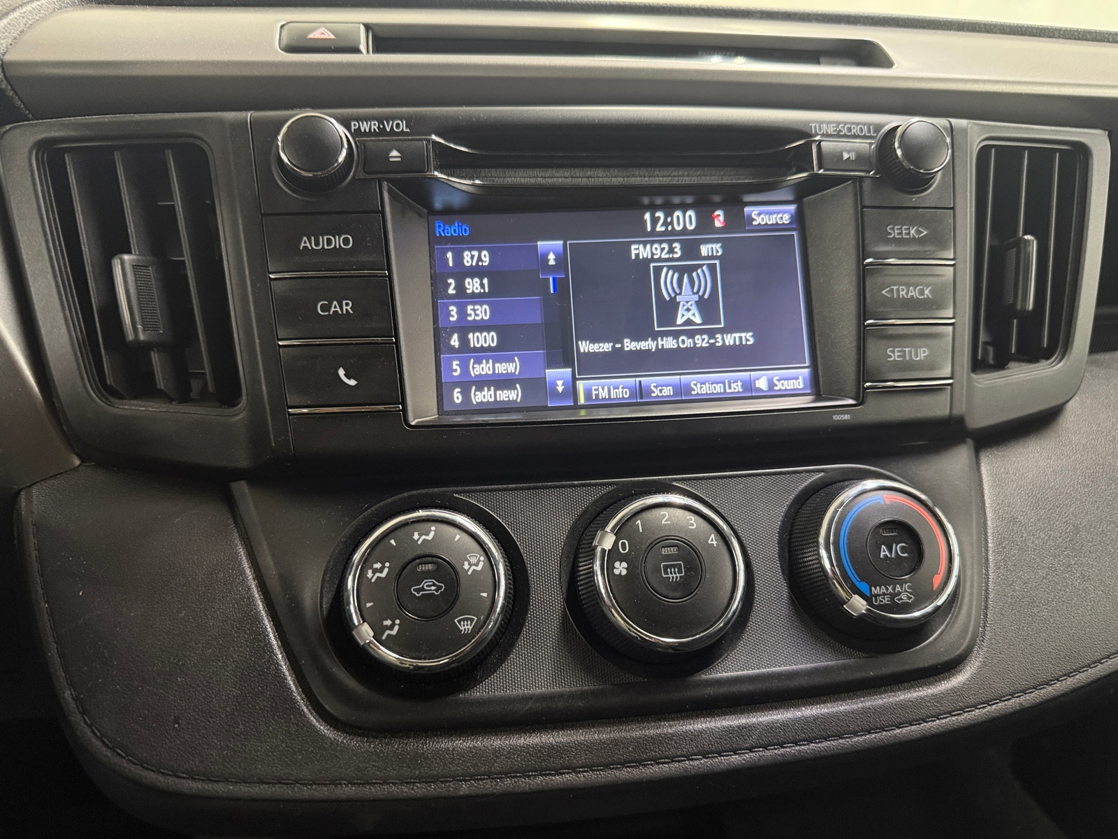 Thumbnail: 2016 Toyota RAV4 - 4