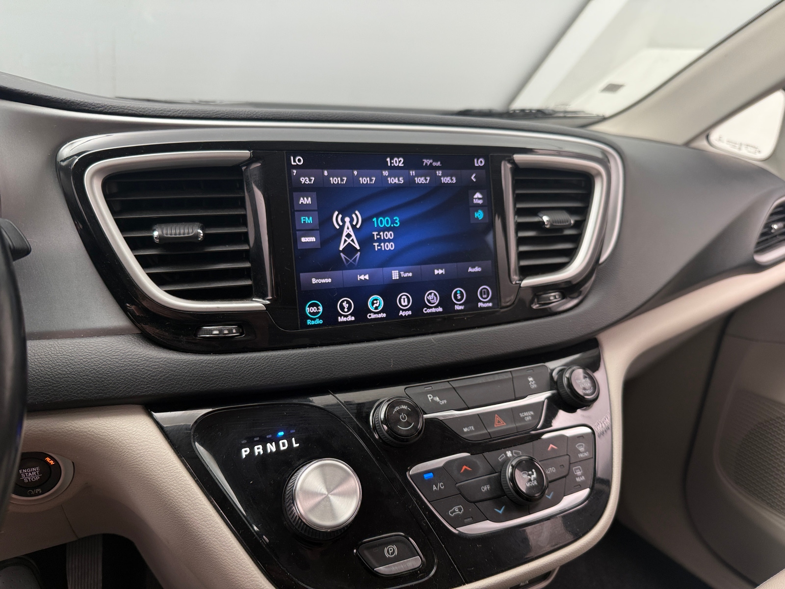 Thumbnail: 2019 Chrysler Pacifica - 3