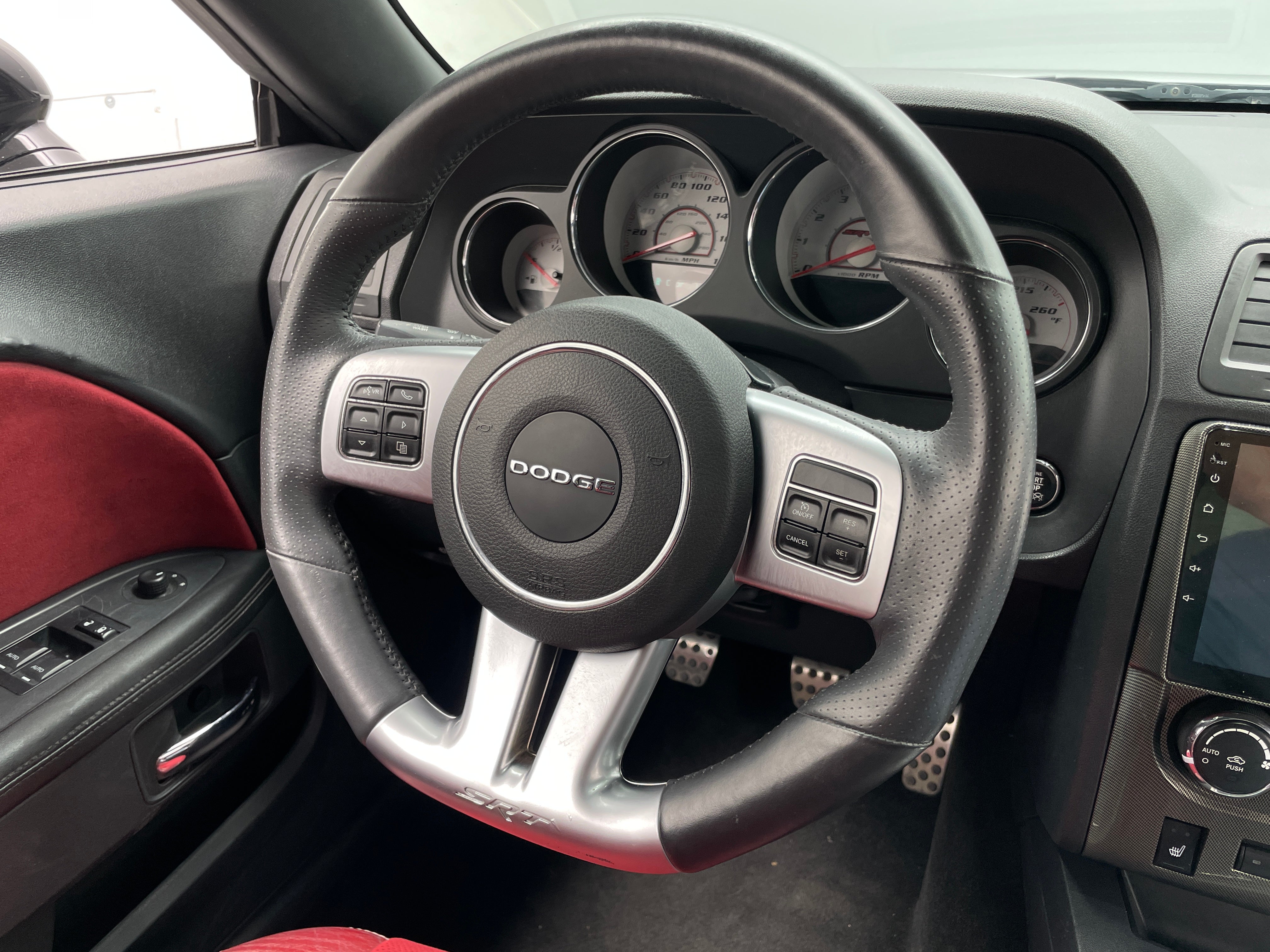2014 Dodge Challenger SRT8 - Photo 5
