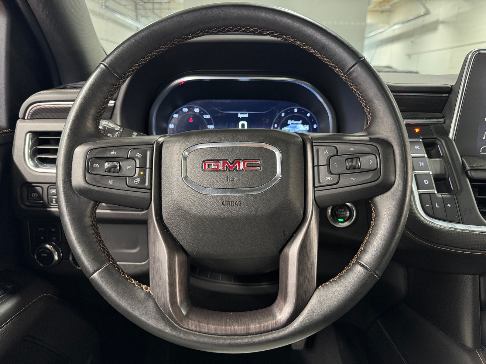 Thumbnail: 2023 GMC Yukon XL - 4