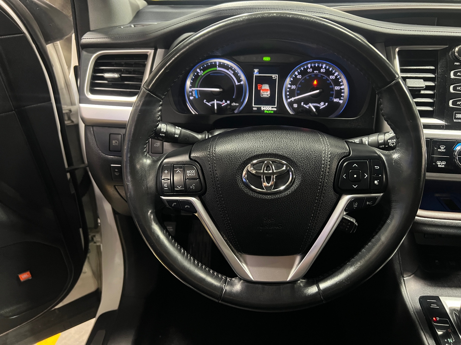 Thumbnail: 2017 Toyota Highlander - 4