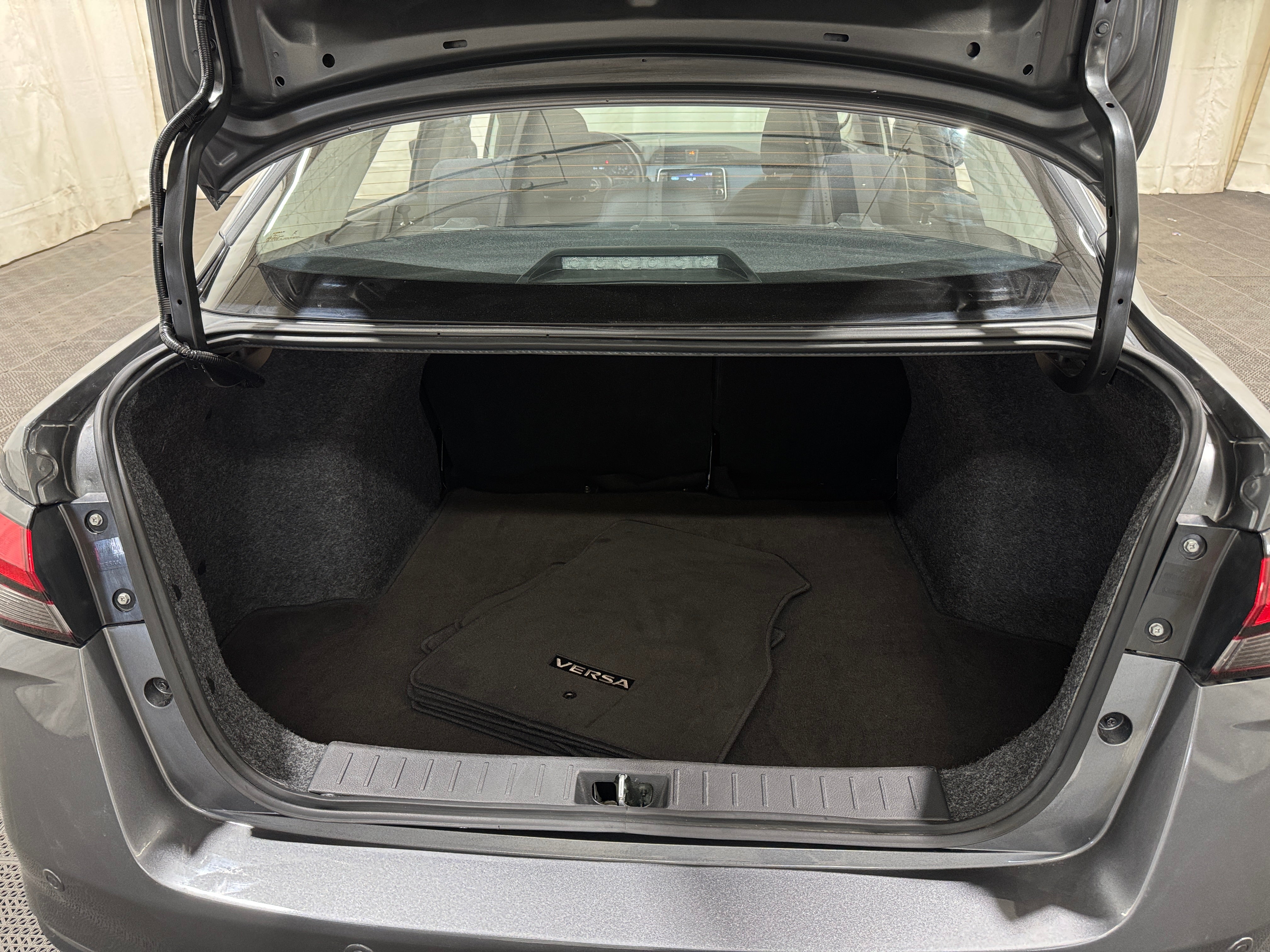 2025 Nissan Versa Sedan SV - Photo 8