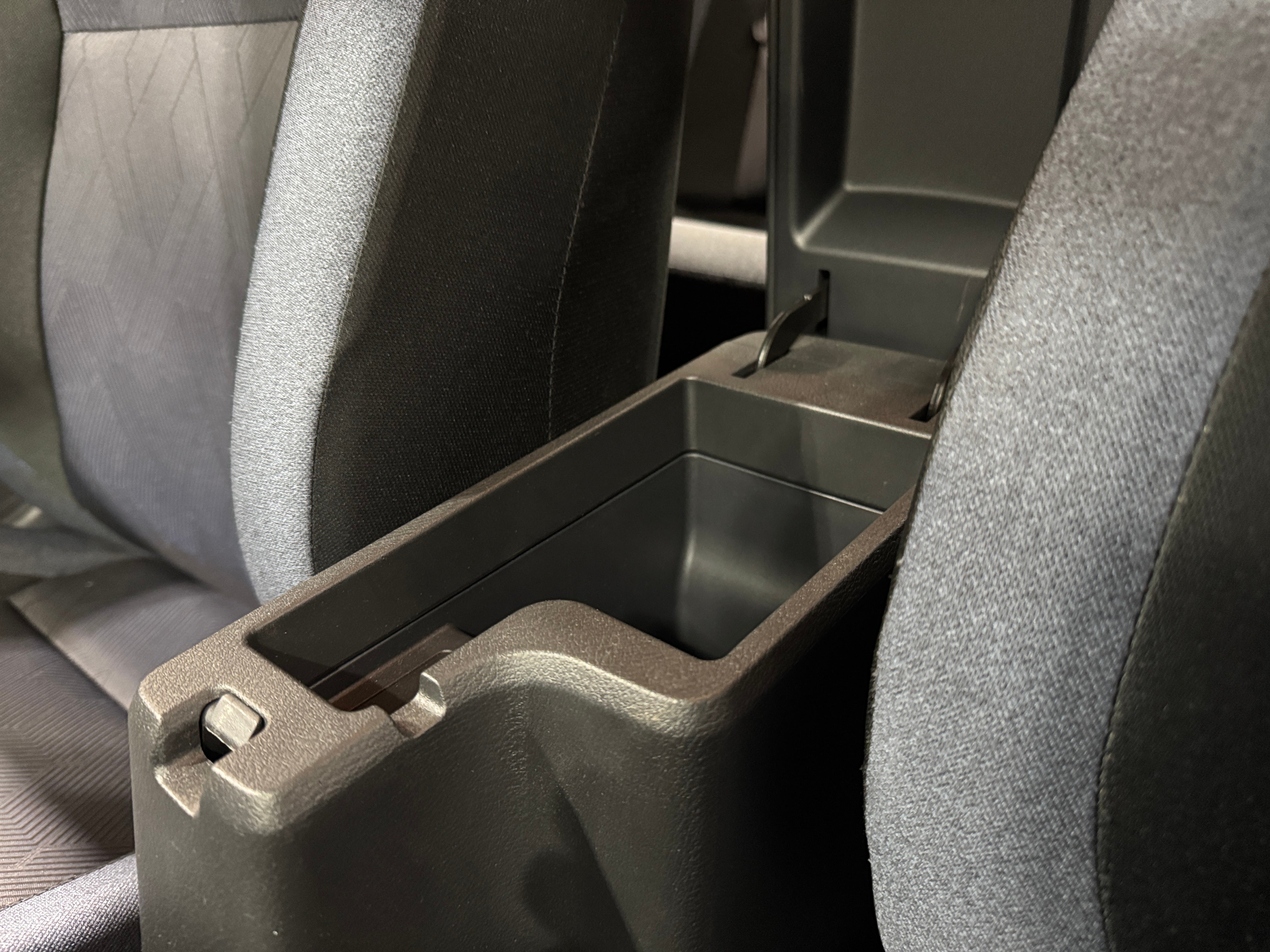 2025 Nissan Versa Sedan SV - Photo 13