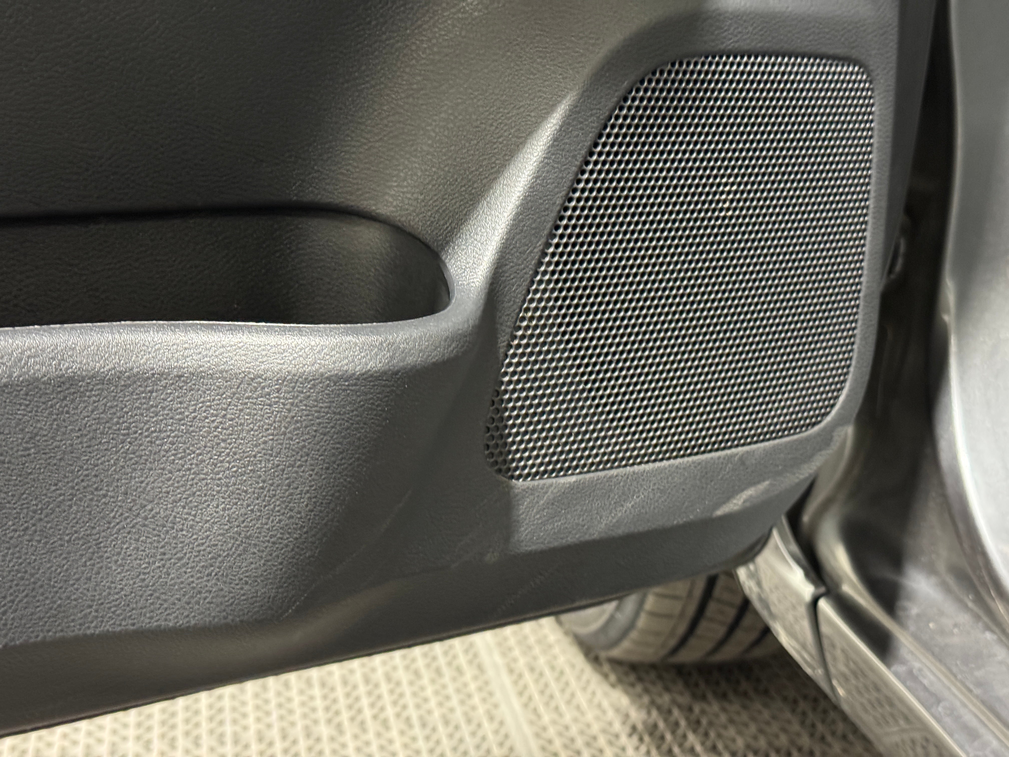 2025 Nissan Versa Sedan SV - Photo 19
