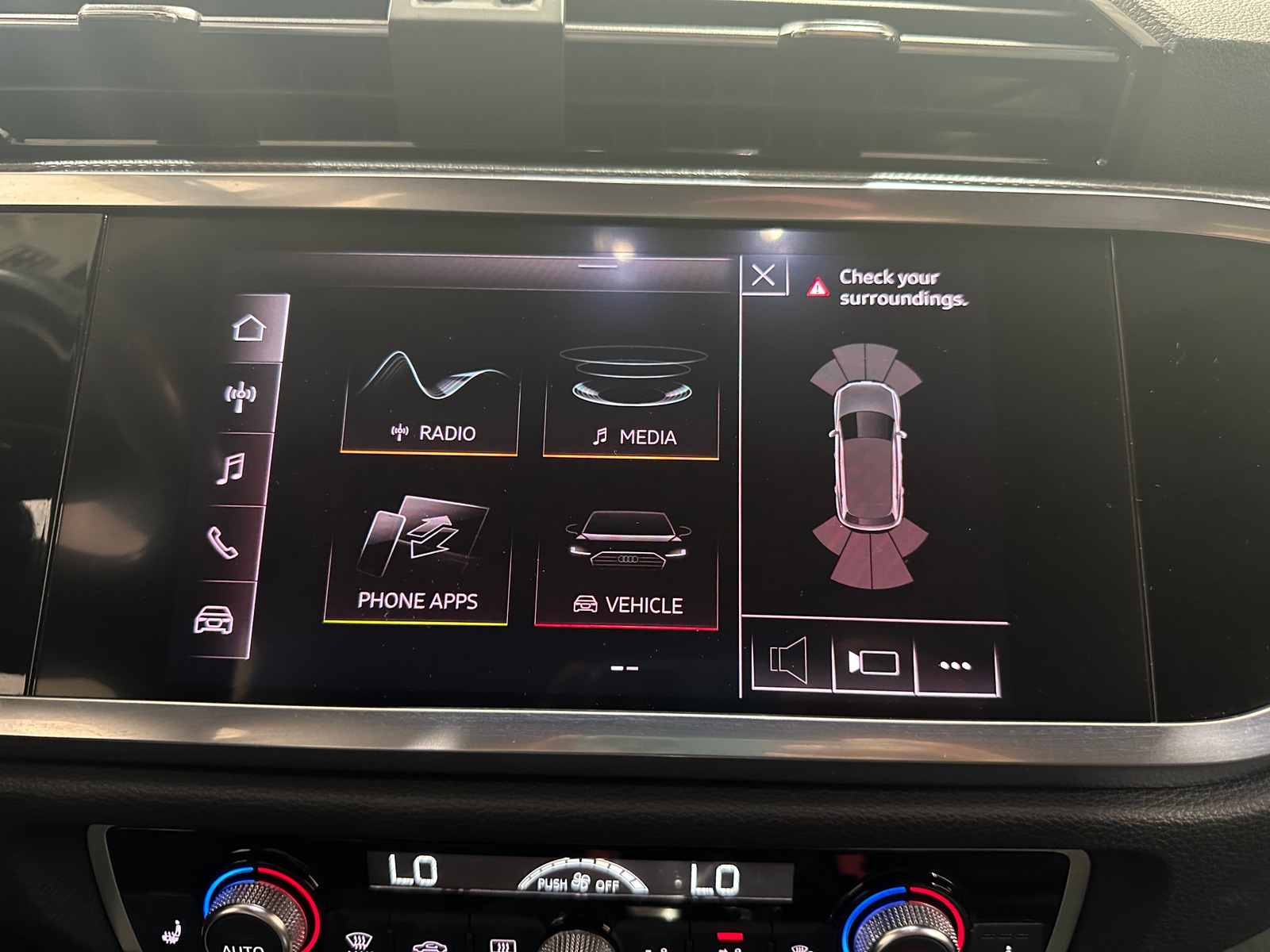 Thumbnail: 2021 Audi Q3 - 3