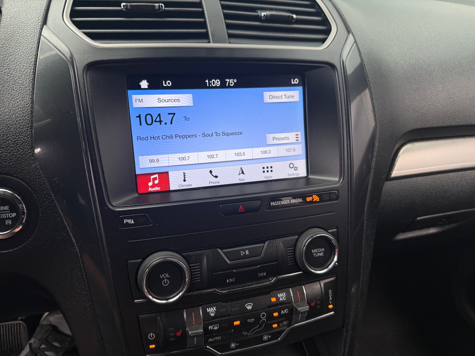 Thumbnail: 2019 Ford Explorer - 4