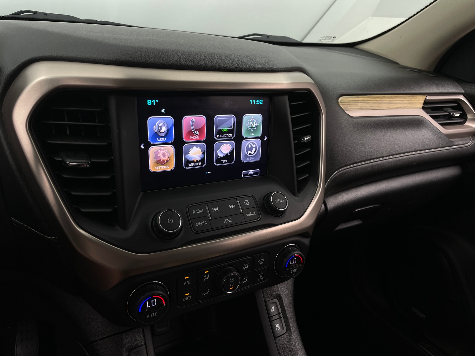 Thumbnail: 2017 GMC Acadia - 3